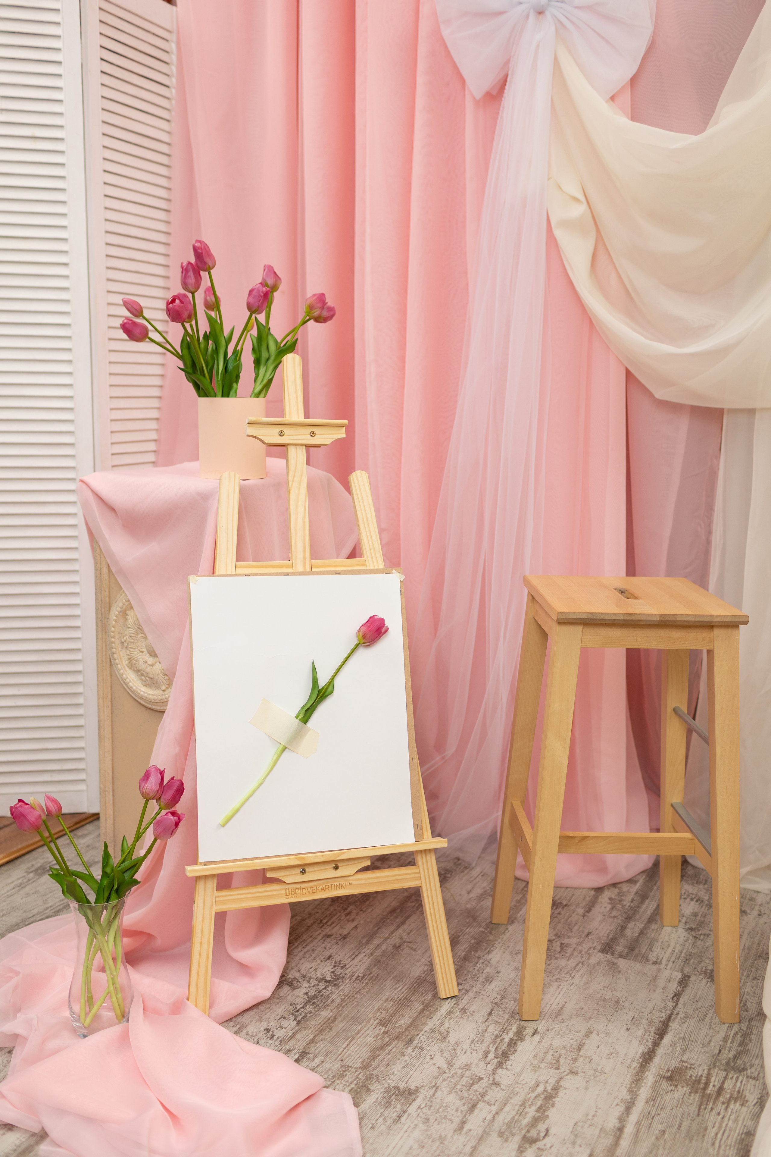 Фотосессии в фотозоне с тюльпанами. Портретный и семейный фотограф в Краснодаре Оксана Сараева