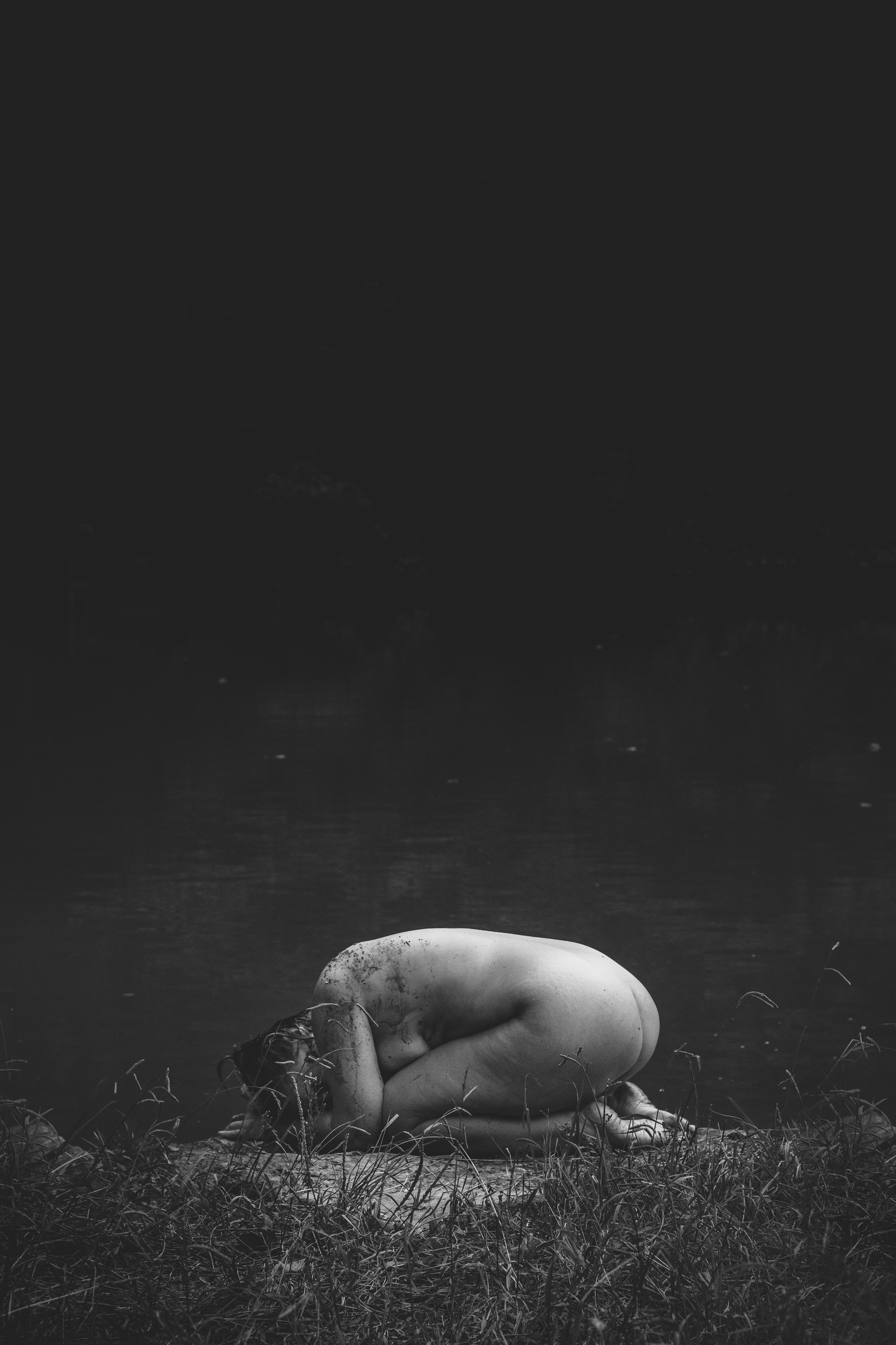 Ню фотосессия на природе в Адлере и в Сочи. Снимали в парке и в реке. Фотограф в Сочи | Щербакова Дарья