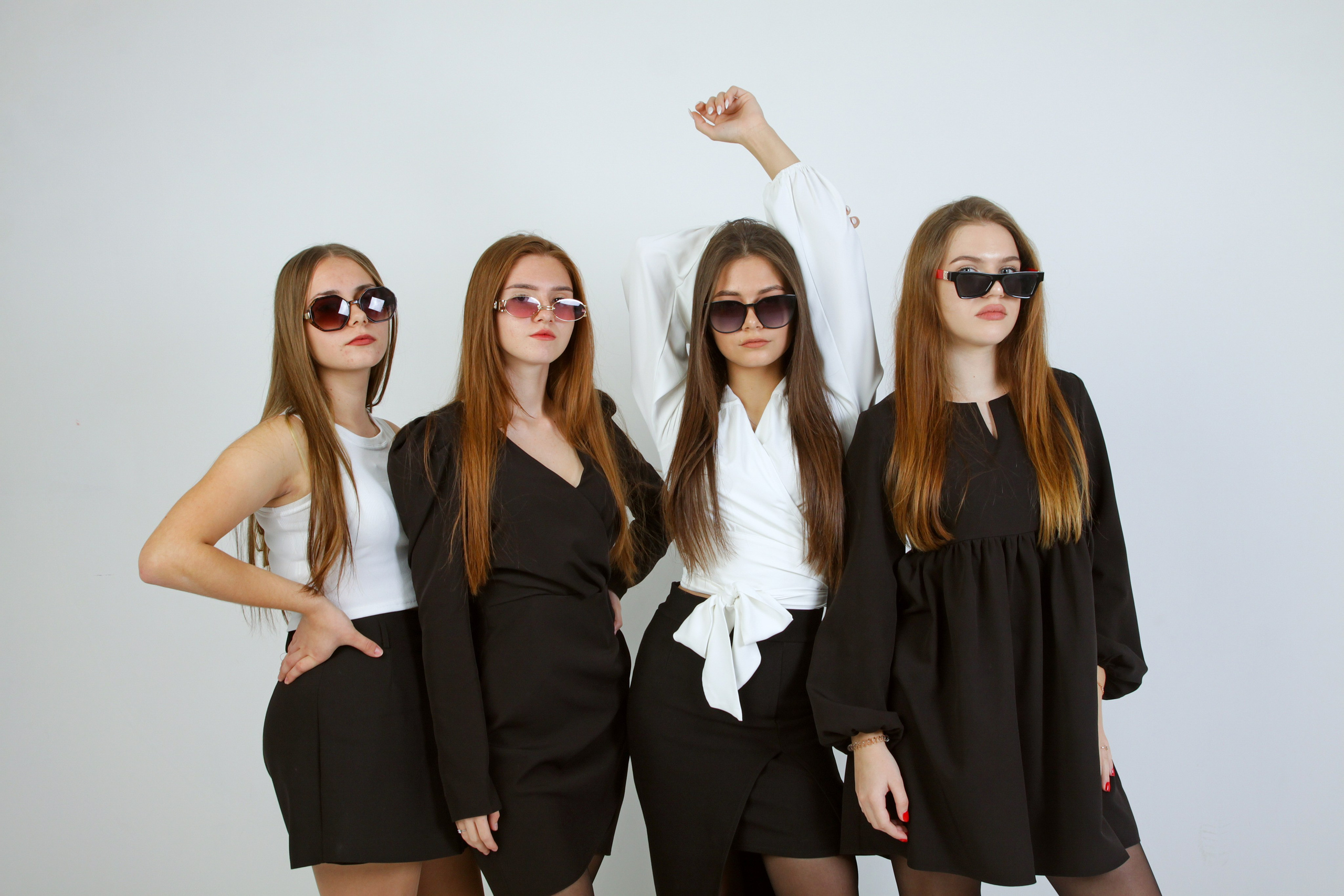 Съемка старшеклассников в студии «СОВА» г. Таганрог. Выпускные альбомы в Таганроге и Ростовской Области