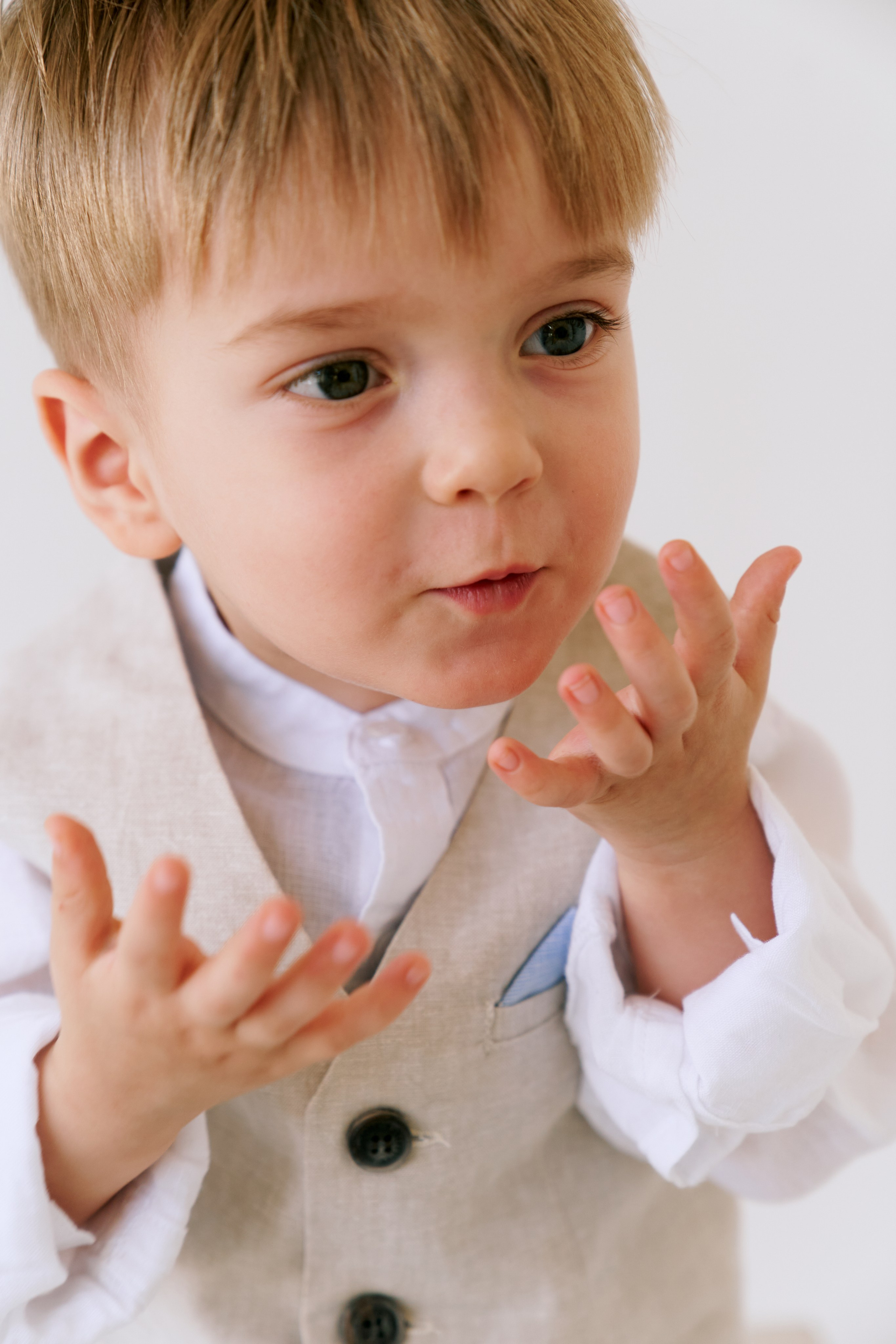 Модель для предметной съемки мальчик Радэль Казань| Sale Easy