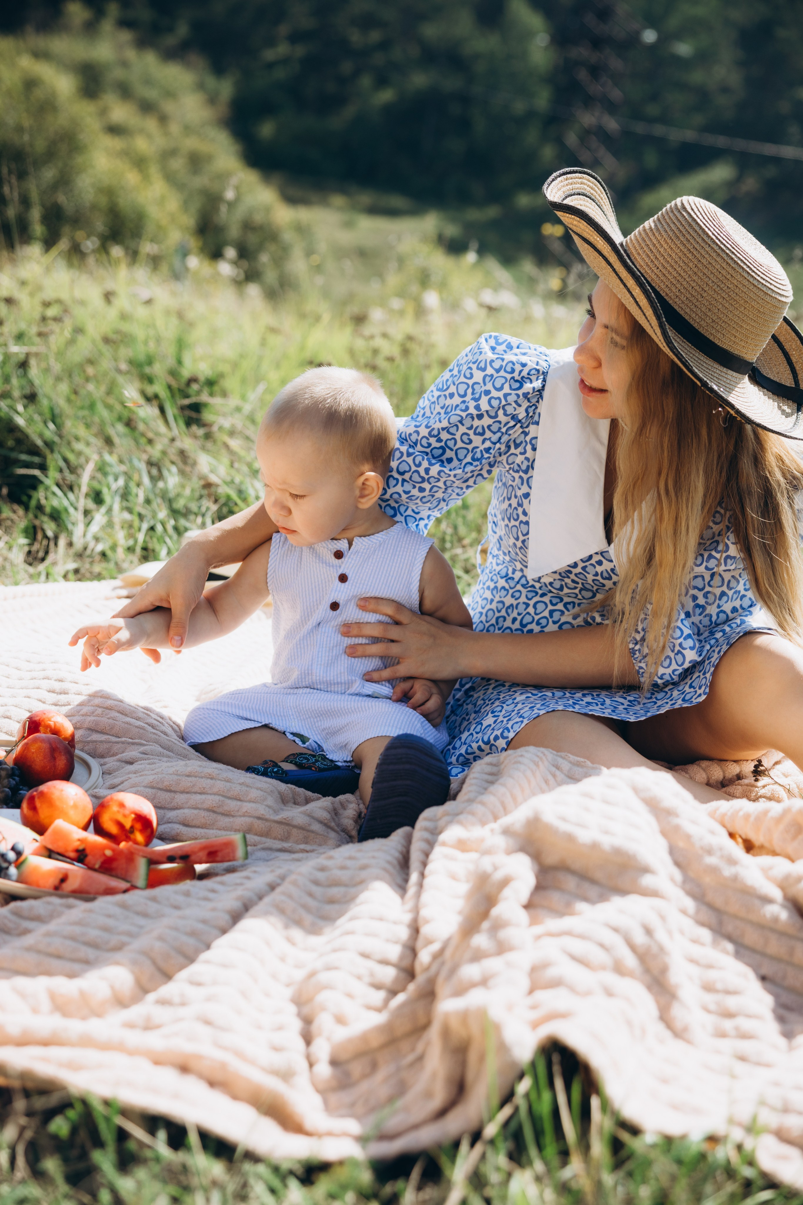 Семейная съёмка в поле. Свадебный, семейный фотограф в Иркутске Светлана Макаричева