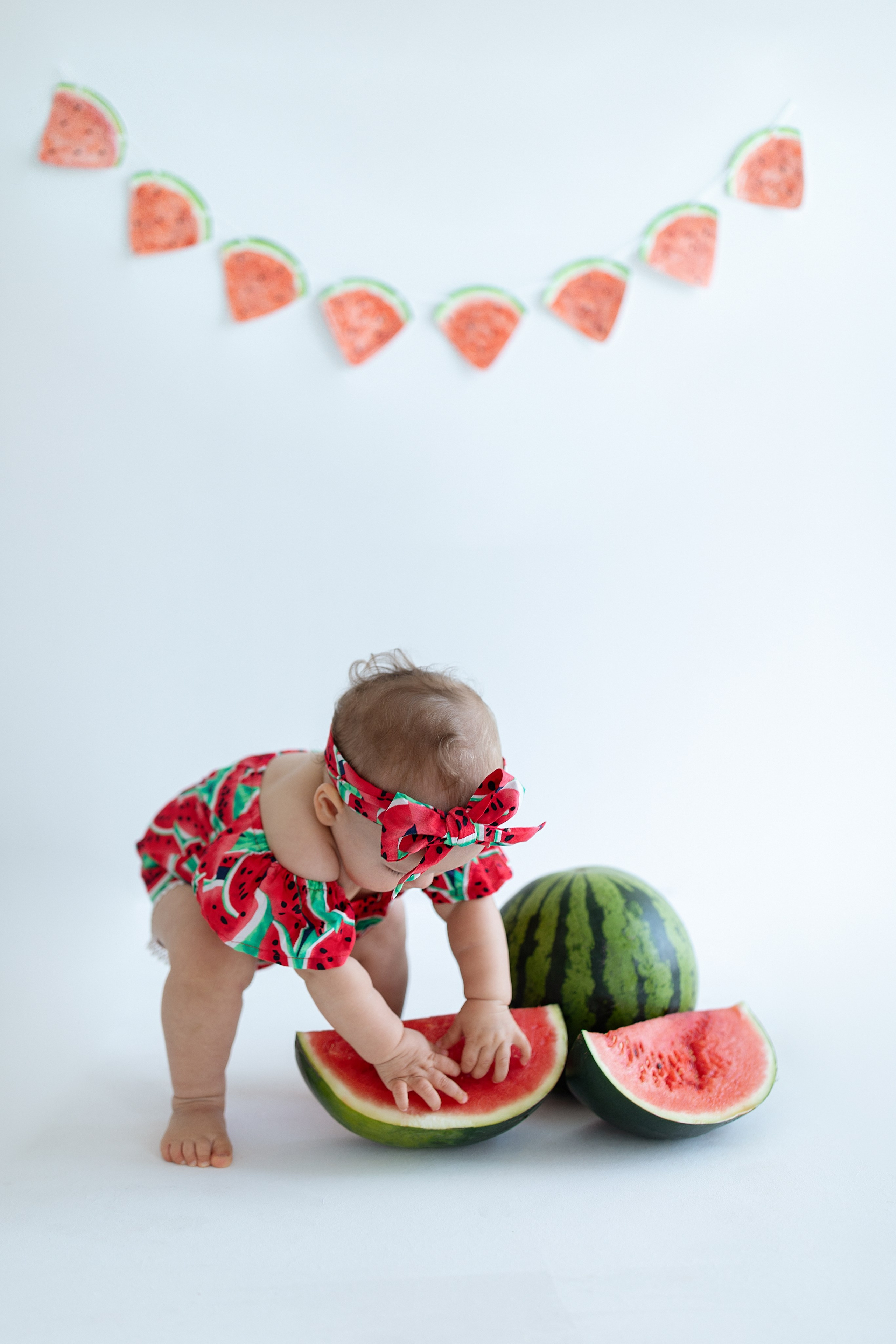 Милаша и арбузы. Фотограф на годик Хабаровск Детский и семейный фотограф в Хабаровске Юлия Матвиенко