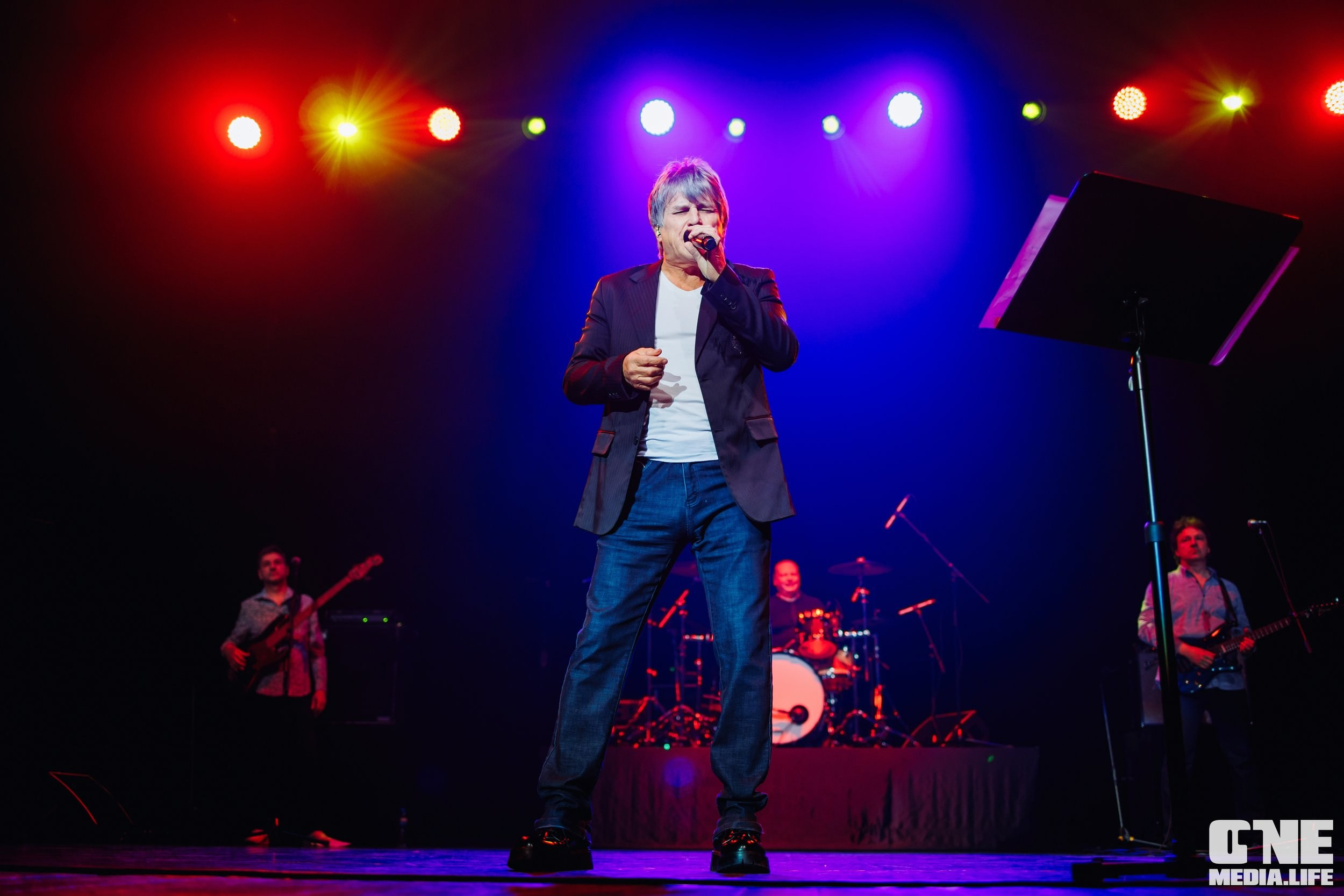 Фоторепортаж из театра эстрады Янтарь-холл. One Media Life: фоторепортажи, фотоотчеты с мероприятий и заведений