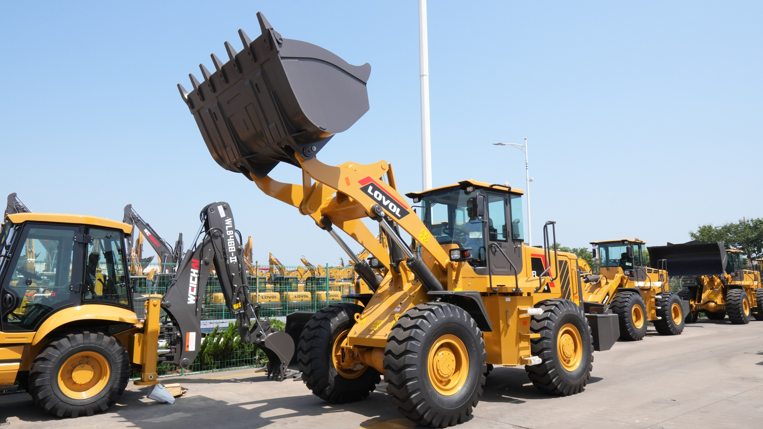 Фото фронт. погр. Weheavy WL855F-N. Продажа и обслуживание грузовой техники и спецтехники в г. Новосибирск компания СТИ