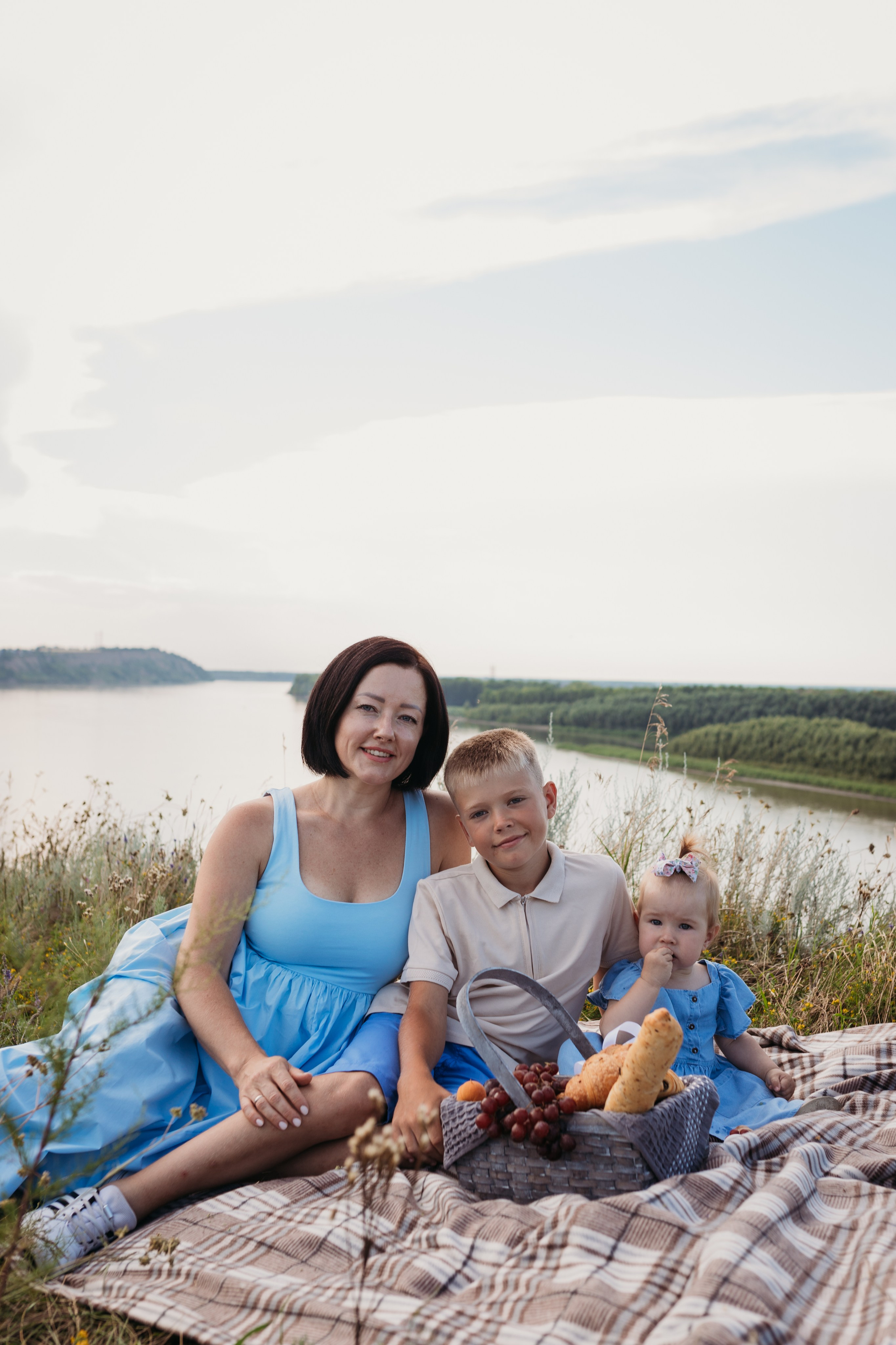 Семейные фотосессии на улице Барнаул. Фотограф новорожденных в г. Барнаул Ренпенинг Катерина