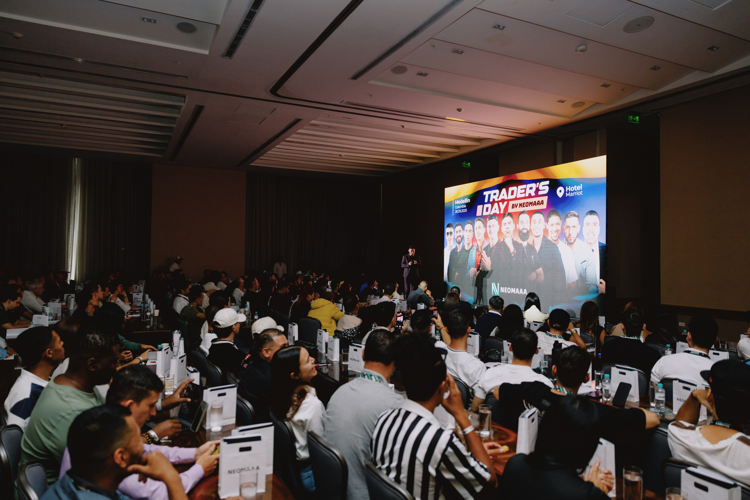 TRADERS DAY By NeomAAA Medellin. NeomAAA Funds Gallery