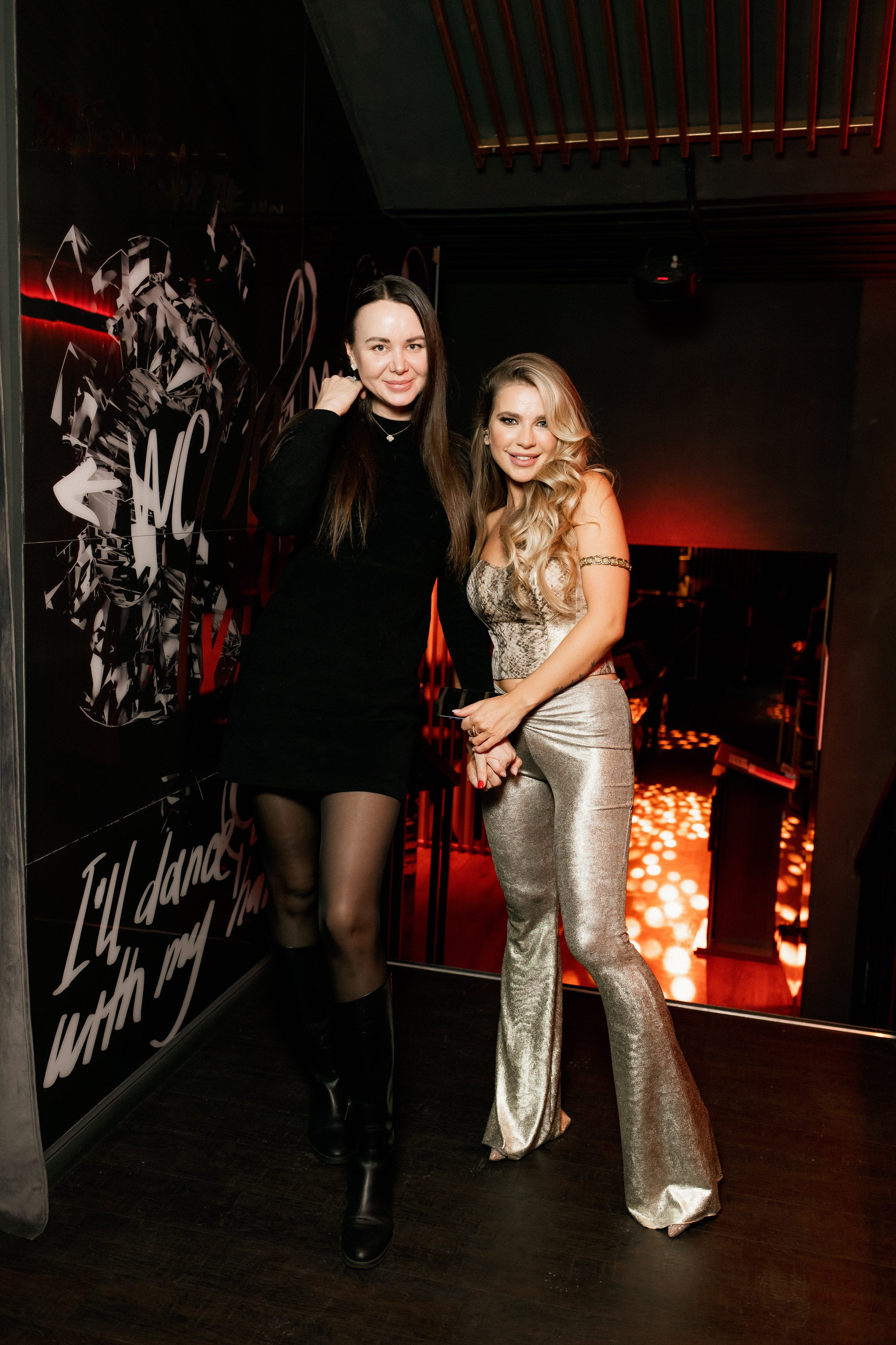 YANA URBAN: сольный концерт в «Анжелика Wineroom». СВОИ. ФОТООТЧЕТЫ-СОБЫТИЯ-МЕСТА