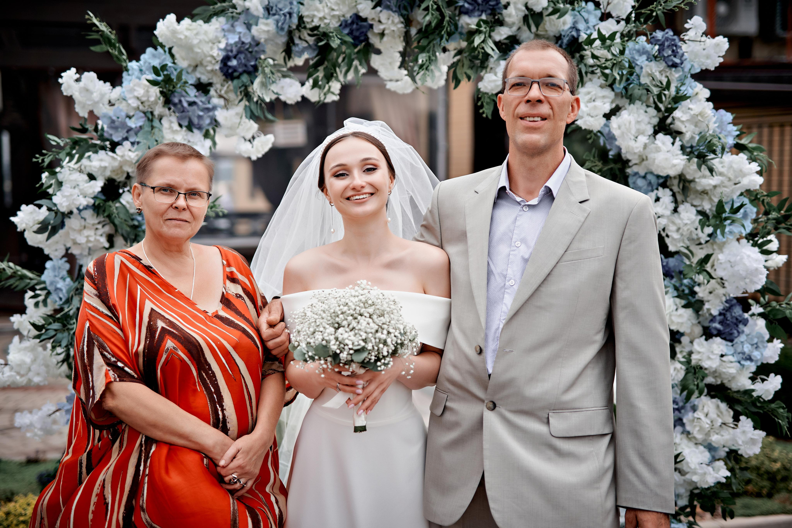 Наша любовь как ветер — ты ее не видишь, но чувствуешь…. Фотограф Меняйло Евгений. Свадьба. Портрет. Репортаж. Семья. Контент