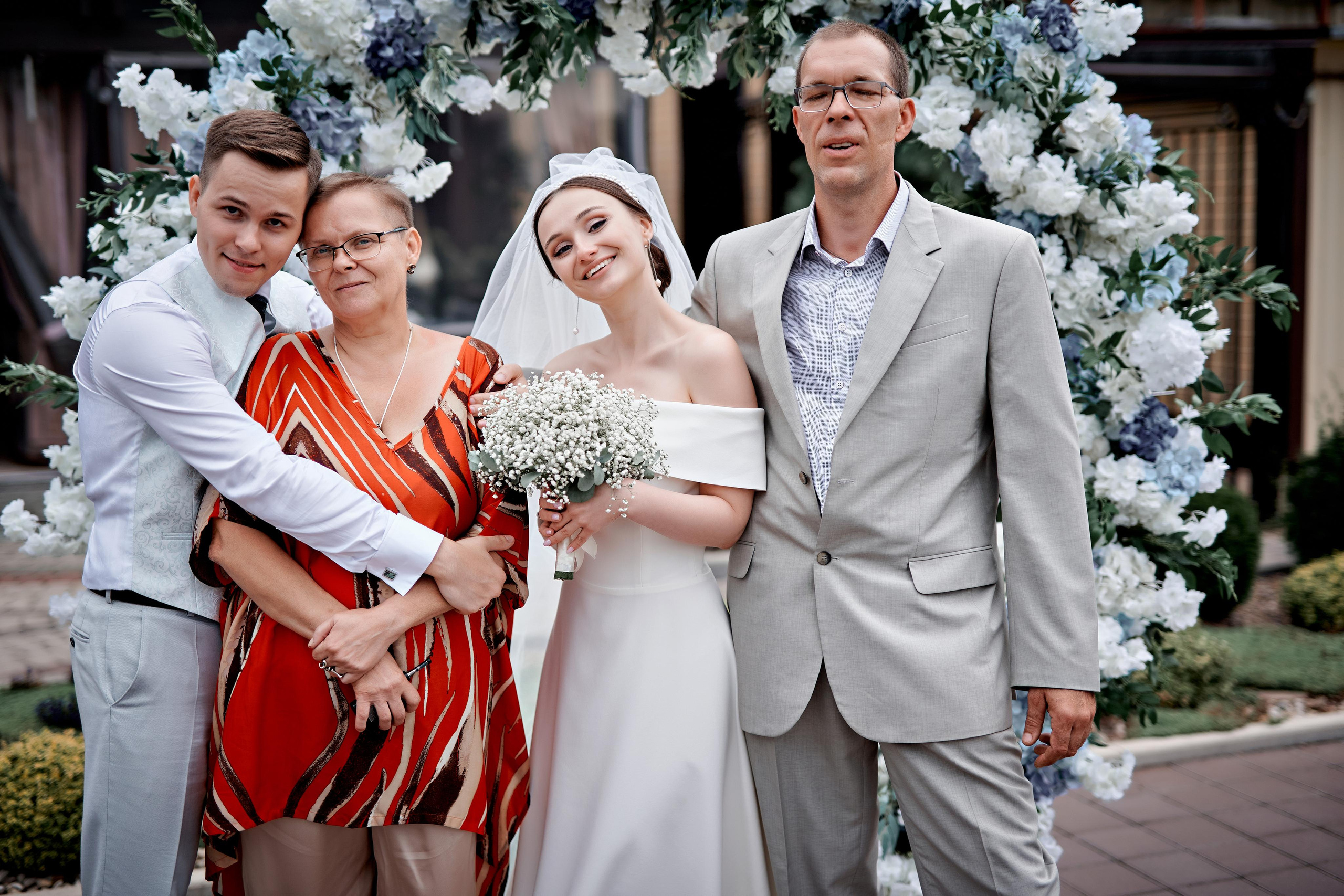 Наша любовь как ветер — ты ее не видишь, но чувствуешь…. Фотограф Меняйло Евгений. Свадьба. Портрет. Репортаж. Семья. Контент