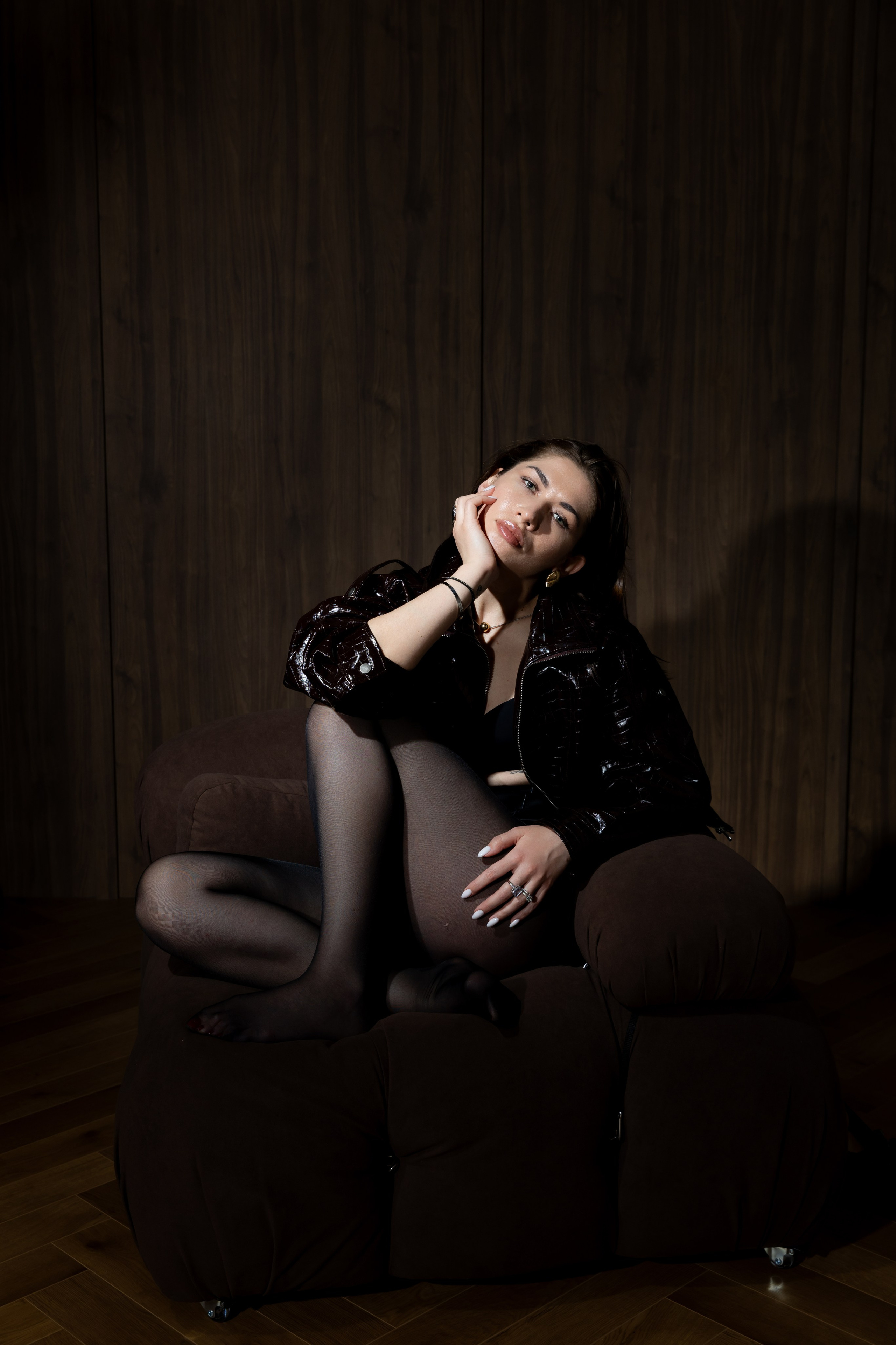 Фотосессия Кати в куртке и колготках. Фотограф-стилист в Москве Юлия Герман