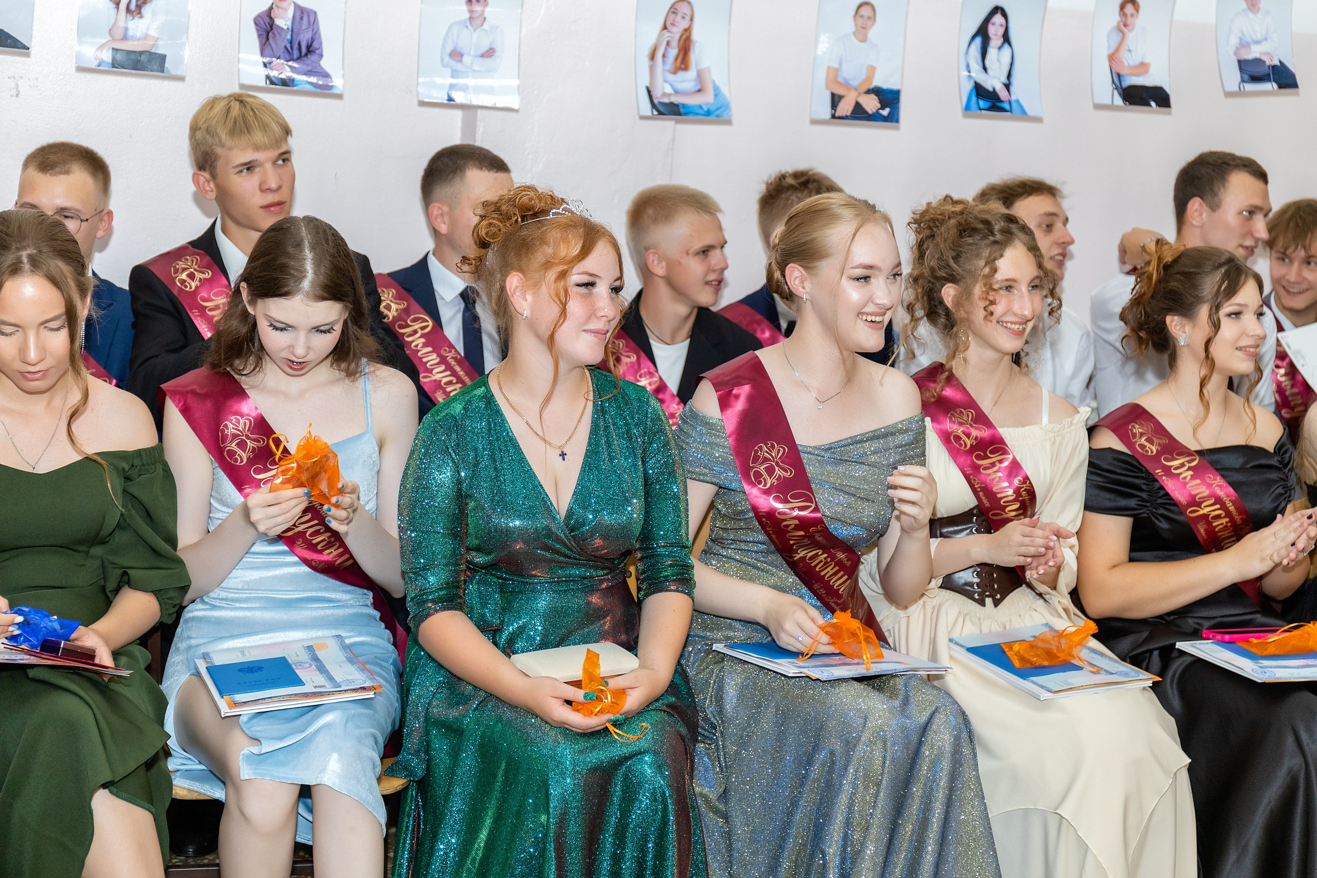 Выпускной. Школа 22, 11 класс. Стильный выпускной альбом Владивосток фотограф Вероника Мигачева