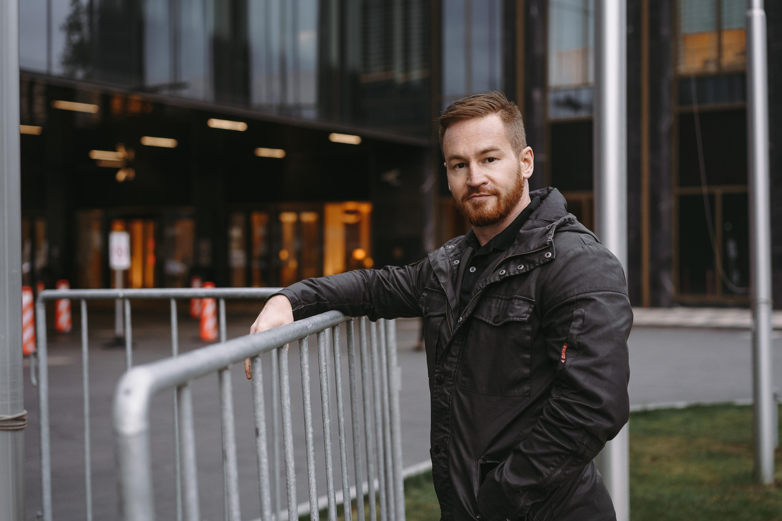 Бизнес фотосессия для мужчины на Дизайн заводе Флакон