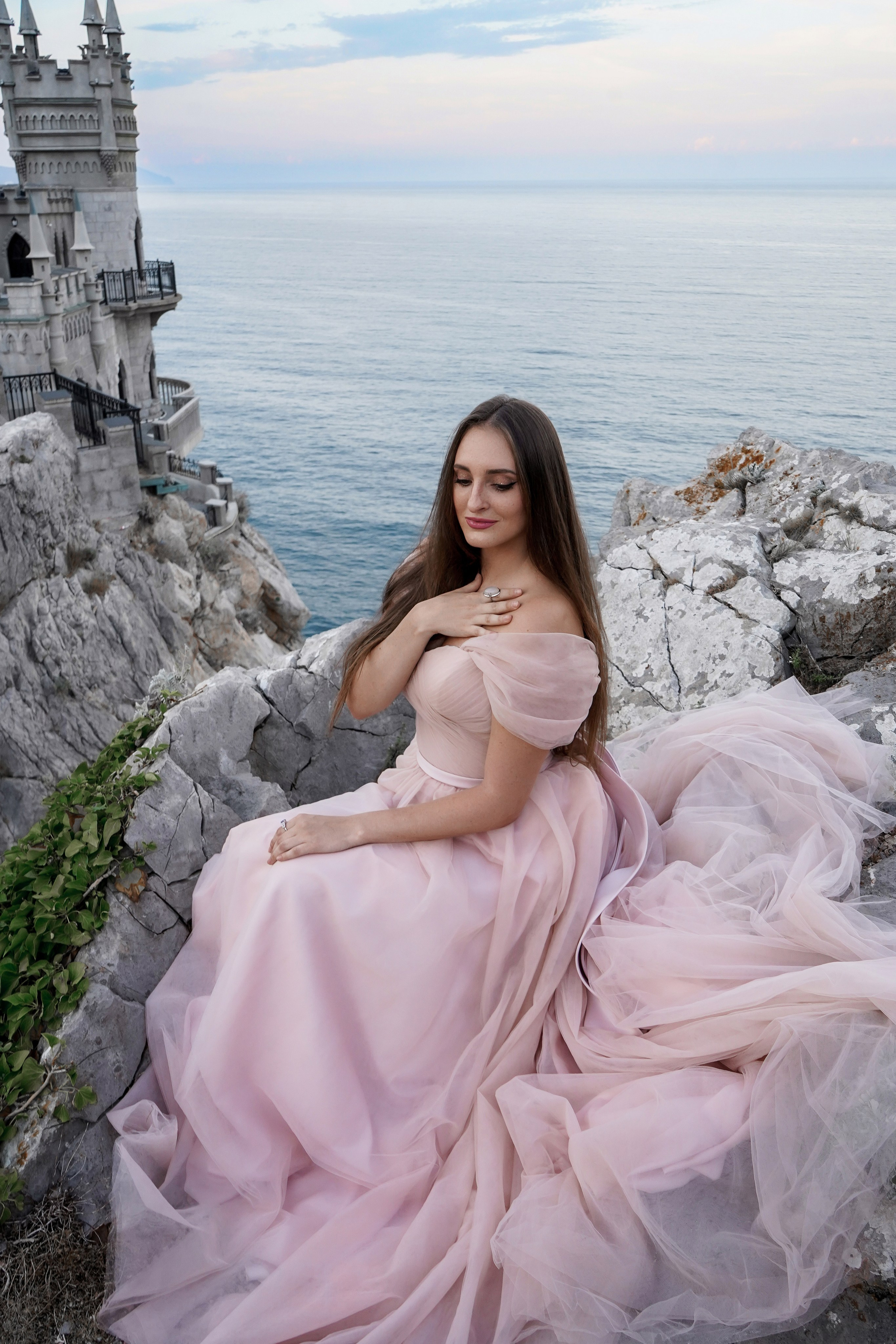 Женская фотосессия с Карелией на Ласточкином гнезде в Крыму. Свадебный фотограф в Ростове-на-Дону. Таинство Крещения и Венчания, семейные фотосессии. Алёна Чёботова