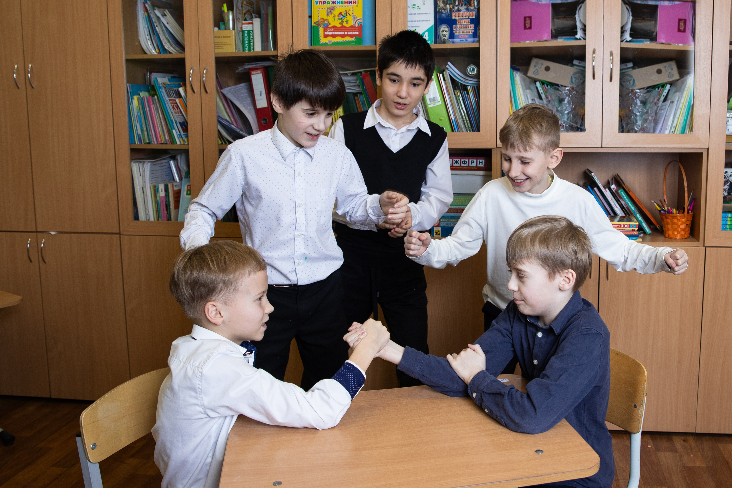 1 день в школе фото. ВЫПУСКНЫЕ АЛЬБОМЫ для детского сада и школы Санкт-Петербург и Лен. область