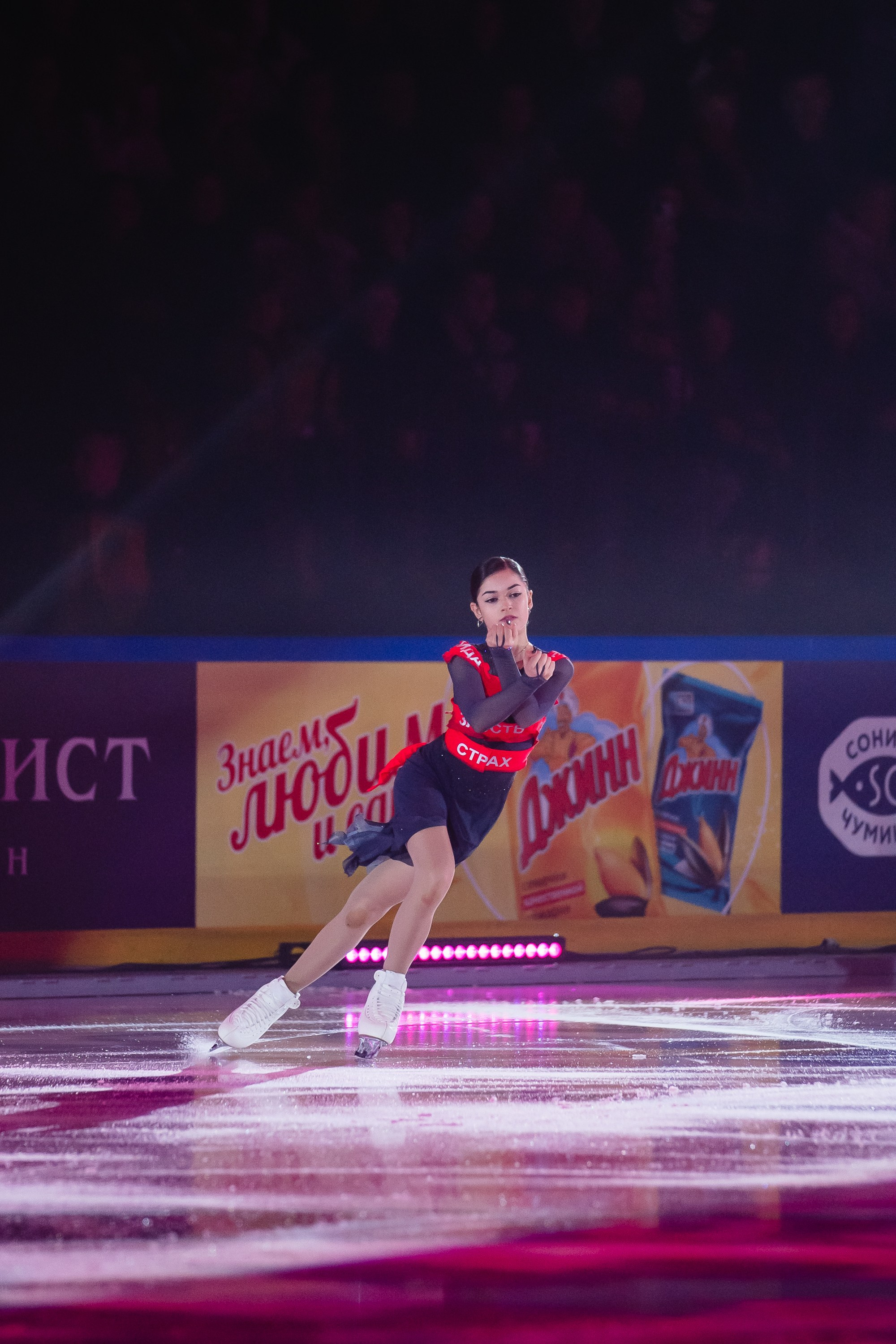 Шоу «Чемпионы на льду» в Новосибирске. Воробьева Ксения — Спортивный и танцевальный фотограф Новосибирск