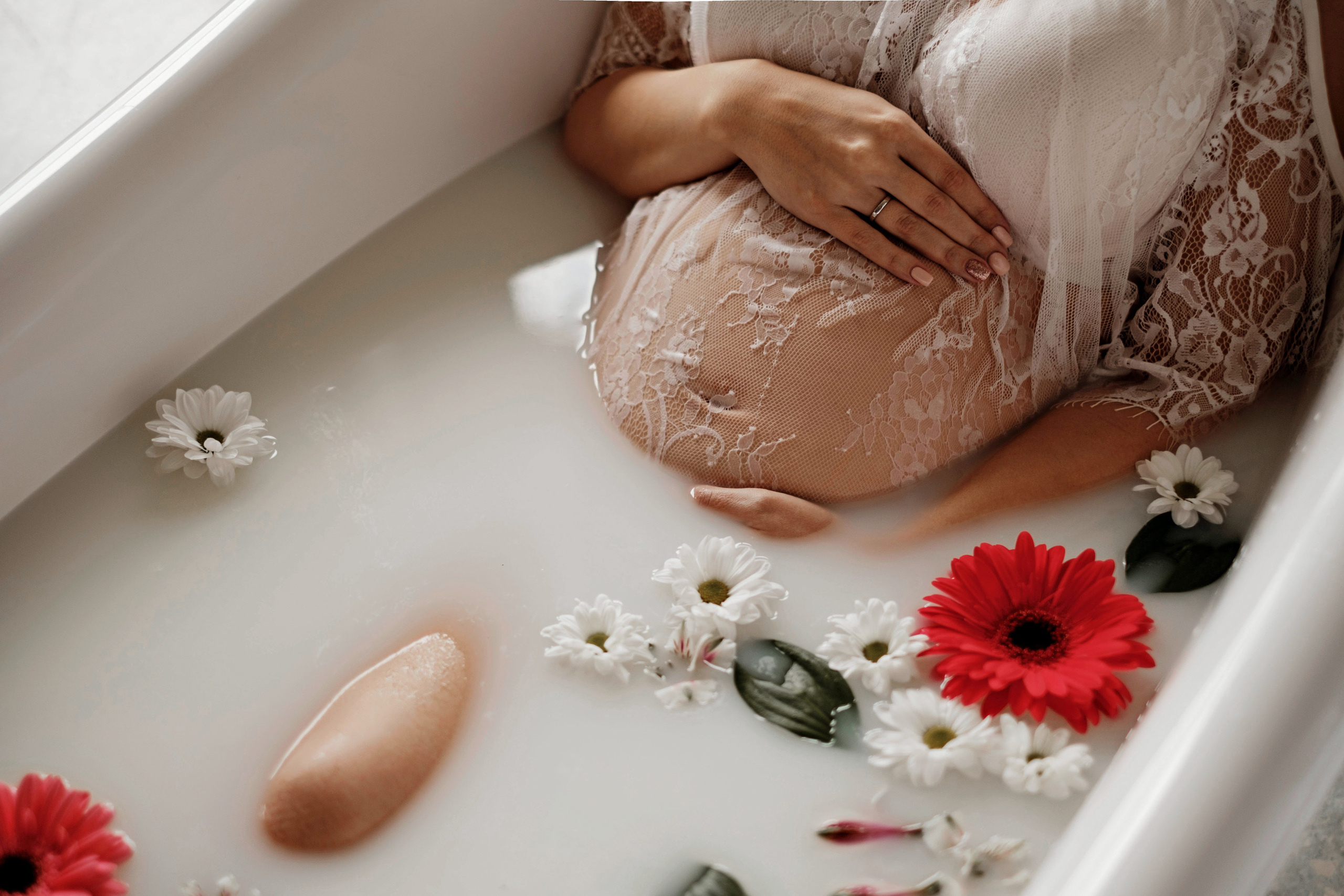 Молочная фотосессия беременности. Студия фото-видеографии Тушницких. Тольятти. Самара