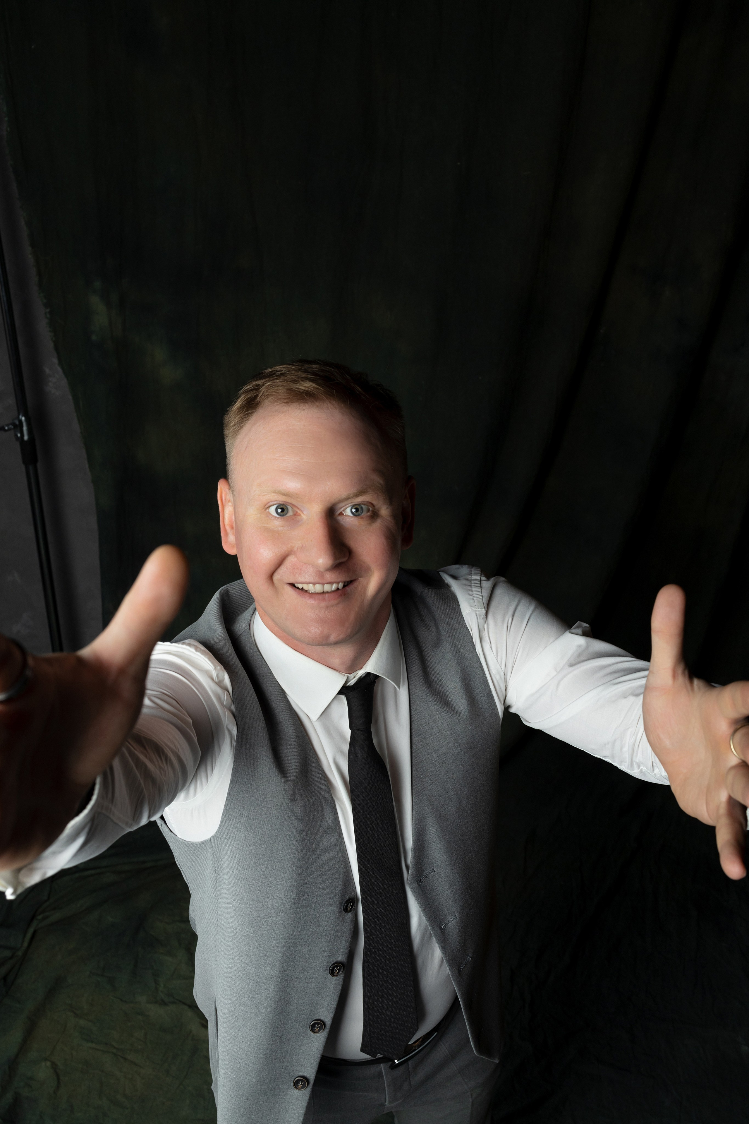 Ведущий Андрей Каюков