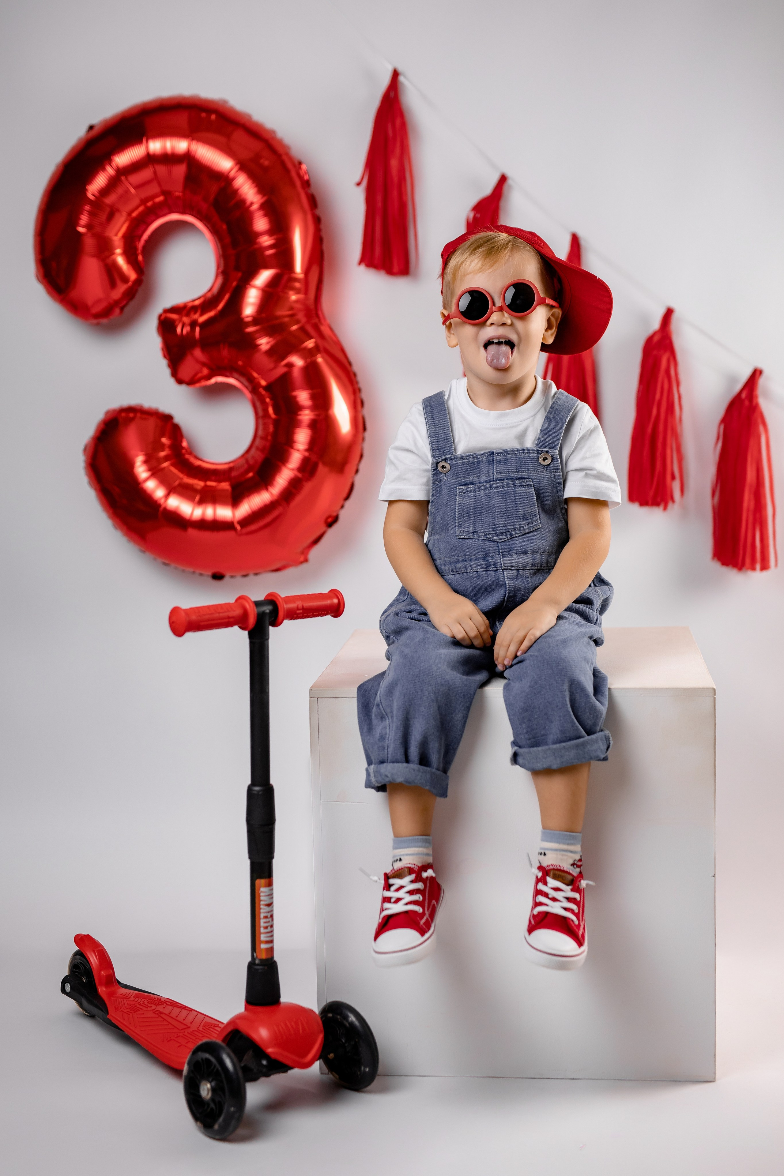 Стилизованная фотосессия в студии на день рождения ребёнка