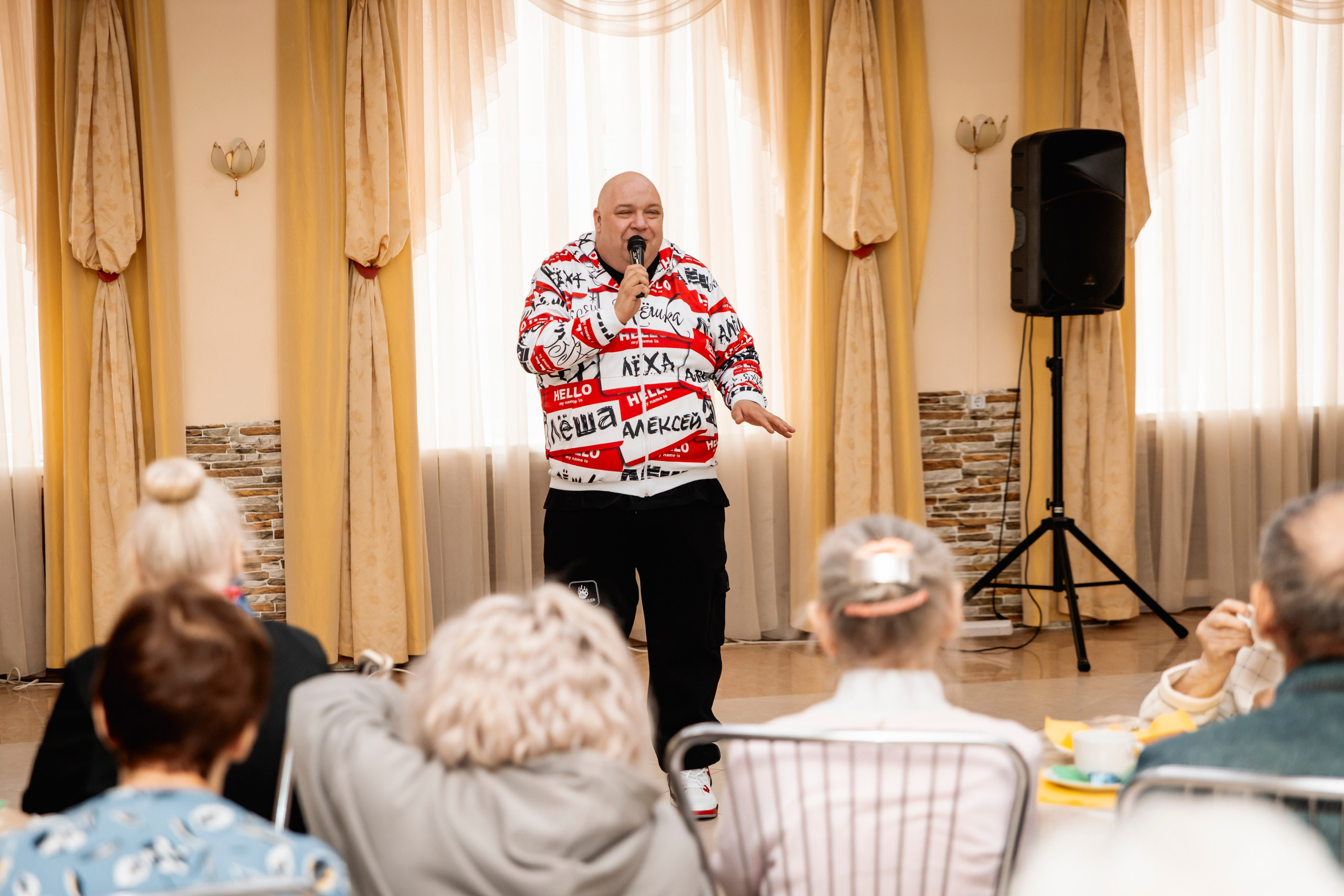 Выступление артиста Лёши Медведя в поддержку людей с ОВЗ.