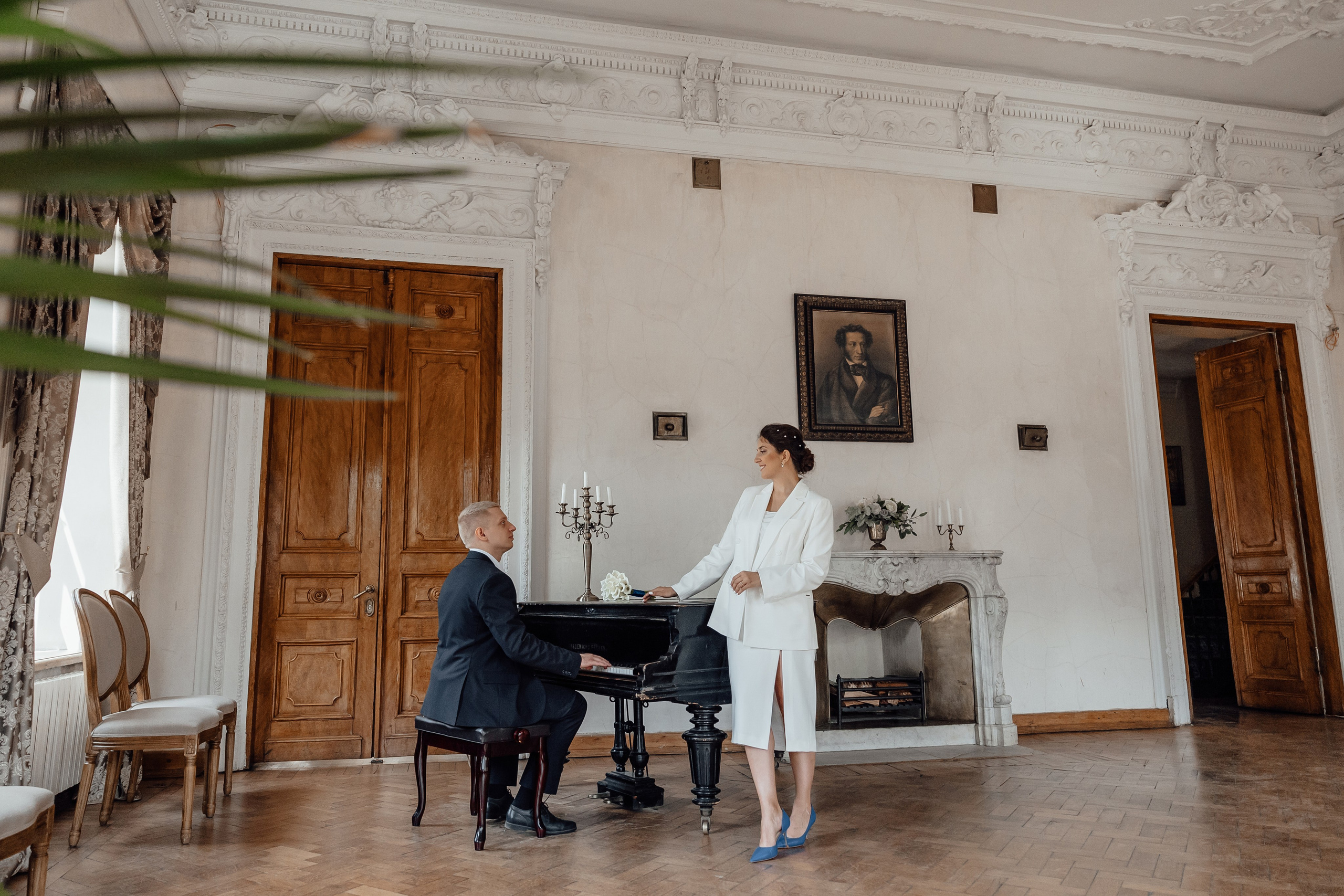 свадебная фотосессия в библиотеке читальне Пушкина