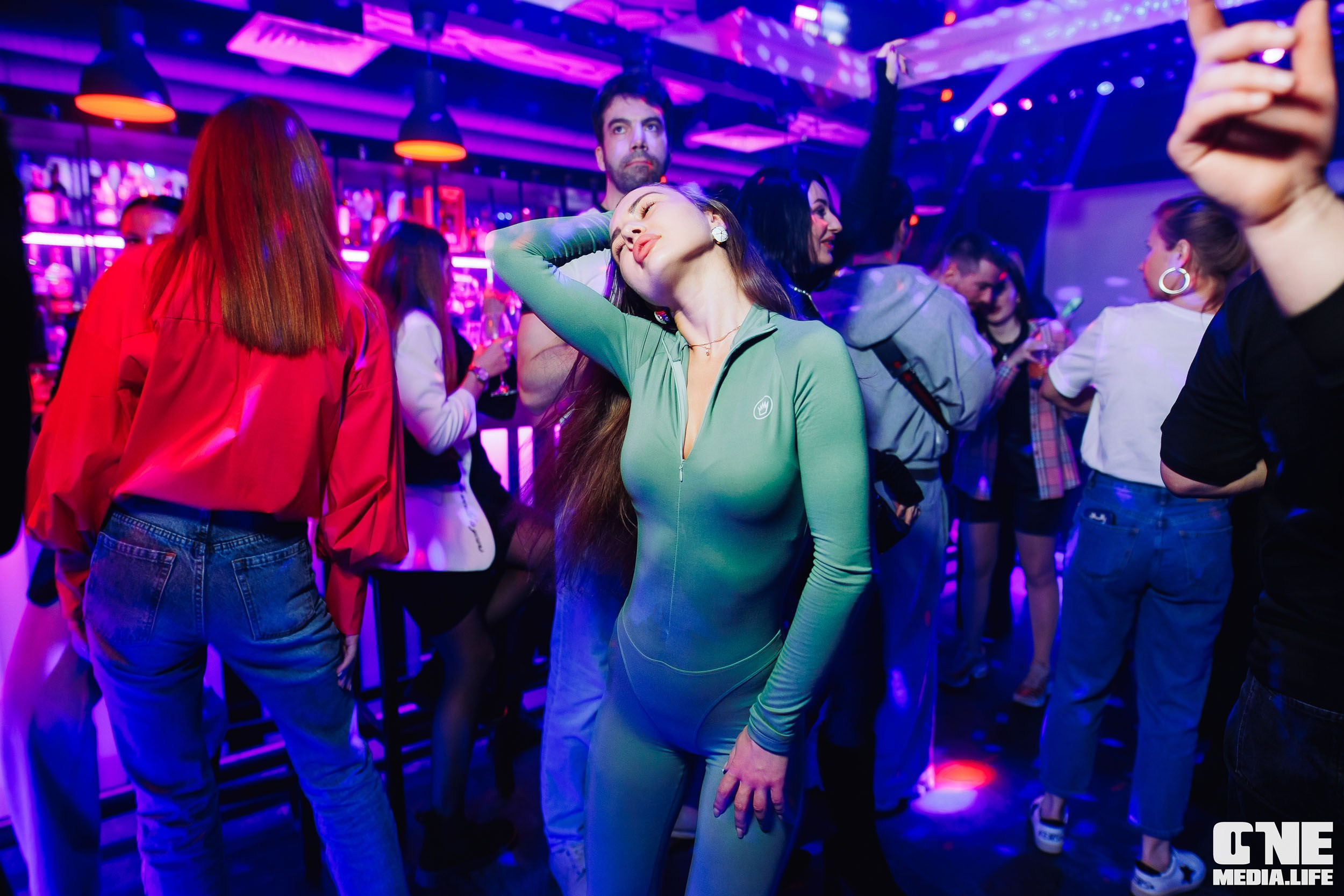 Фотоотчет из Nisha Club. One Media Life: фоторепортажи, фотоотчеты с мероприятий и заведений