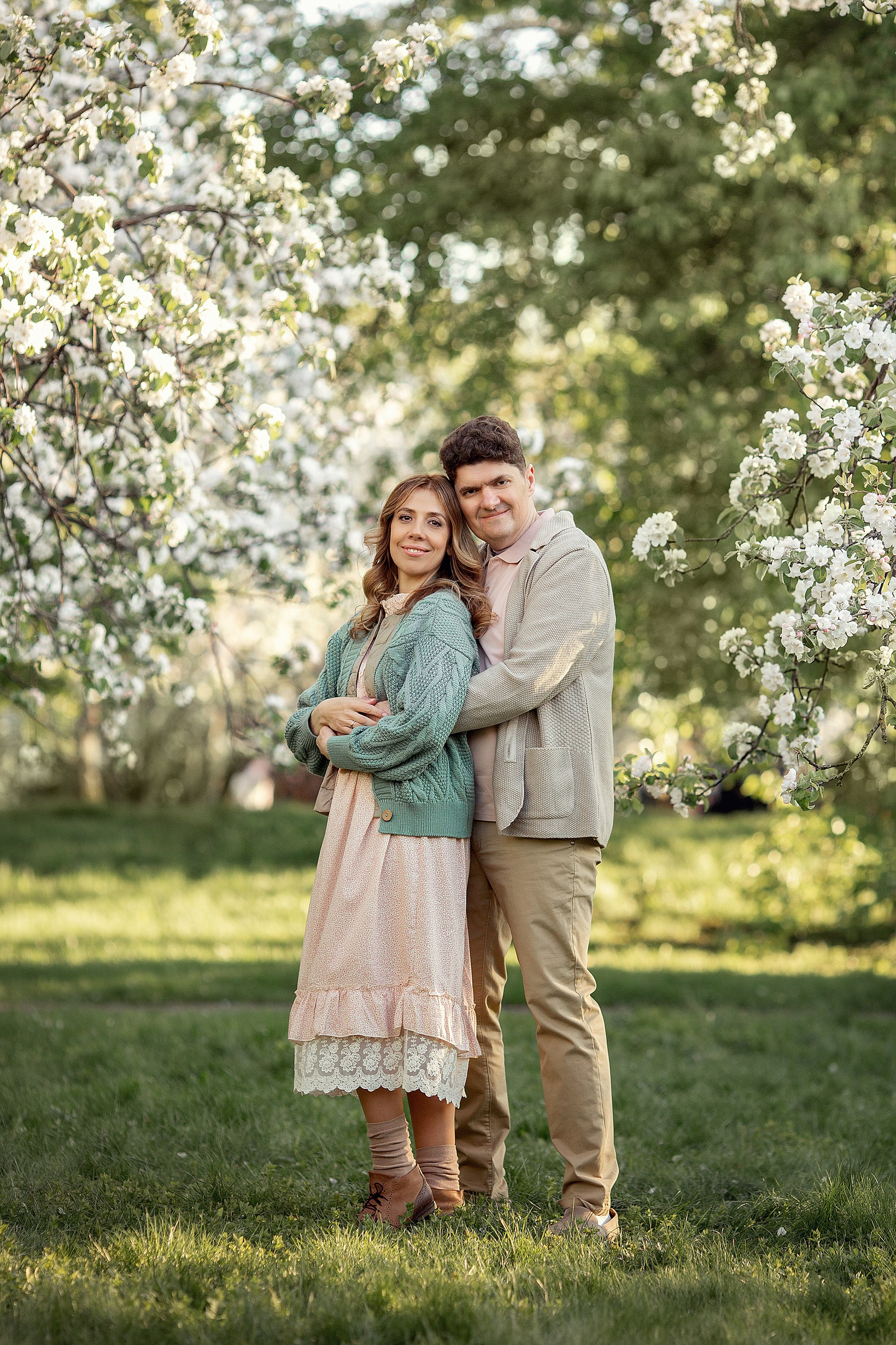 Семейная Фотосессия в цветущем яблоневом саду. Tatyana Nadezhdina Family photographer