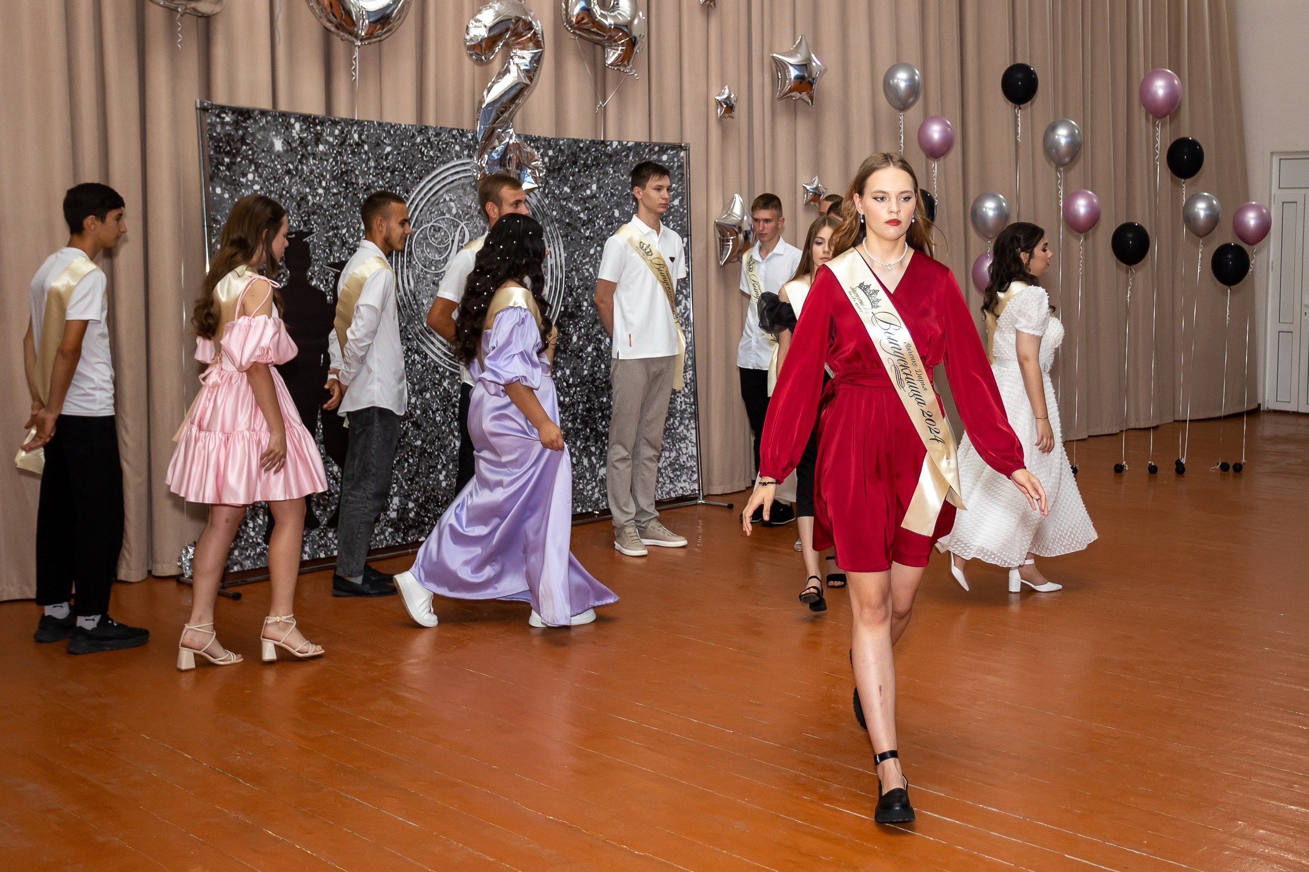 Вручение аттестата 2024 г. Выпускные альбомы Майкоп, Краснодар Елена Золотарева