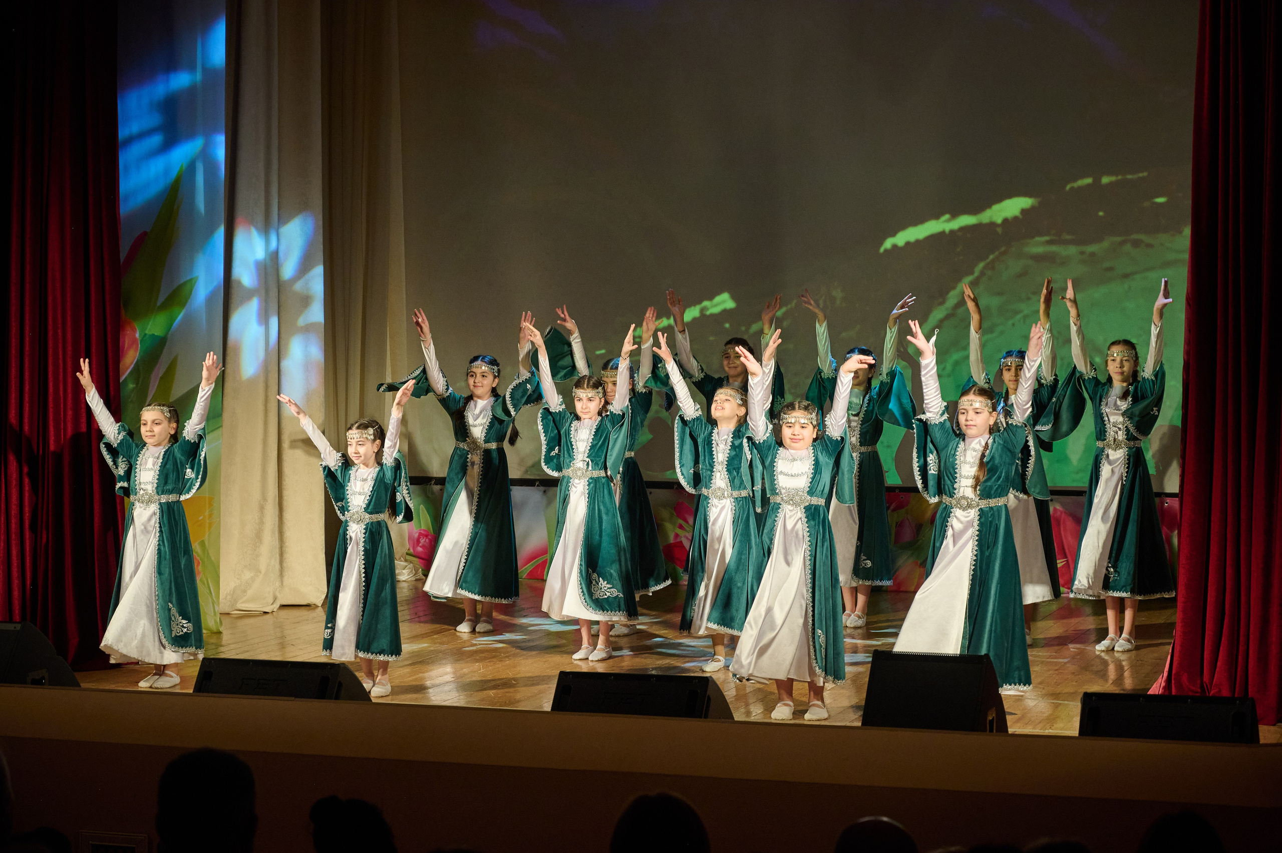 8 марта ДК Кабардинка. Жизнь курорта Кабардинка в фотографиях