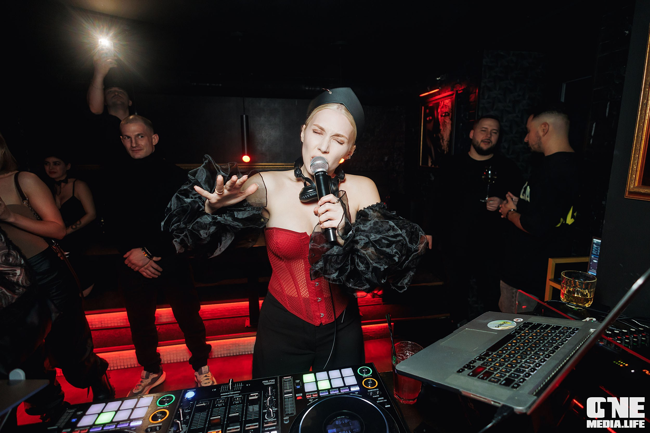 Фоторепортаж из бара Secret. One Media Life: фоторепортажи, фотоотчеты с мероприятий и заведений