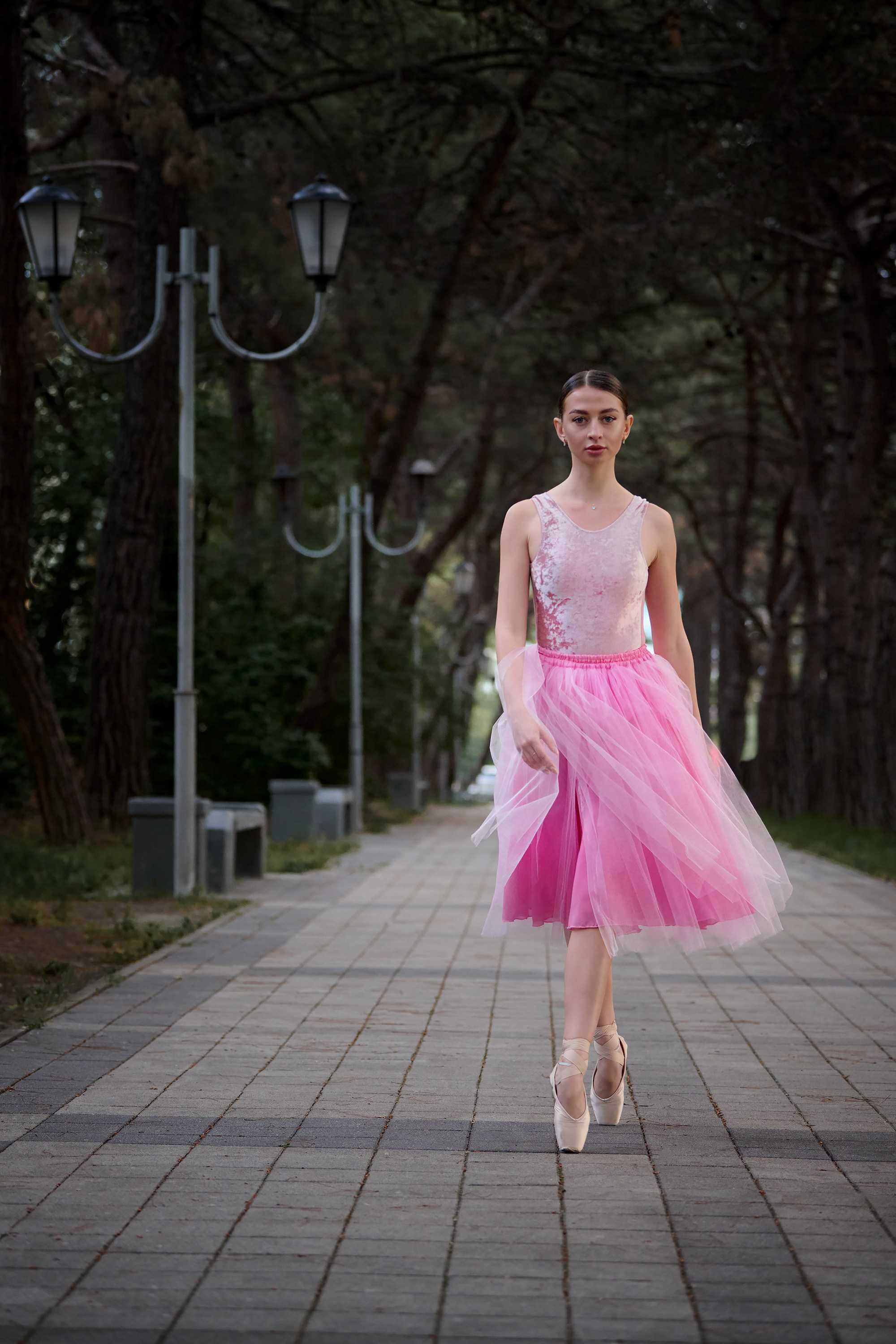 Краснодарский край, локация, фотосессия, тротуар, фонарные столбы