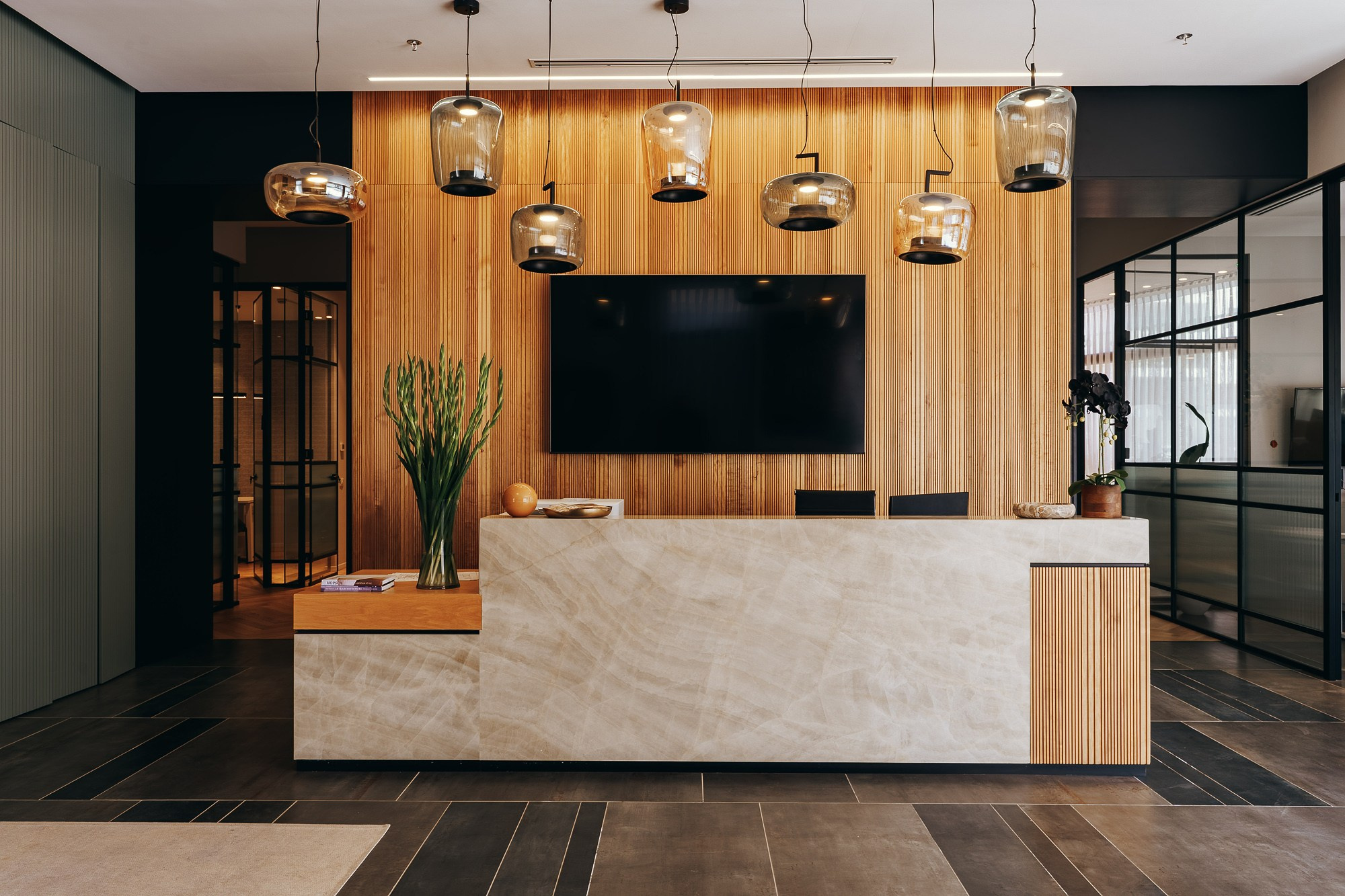 УСЛУГИ. Visual artist Daniil Kontorovich