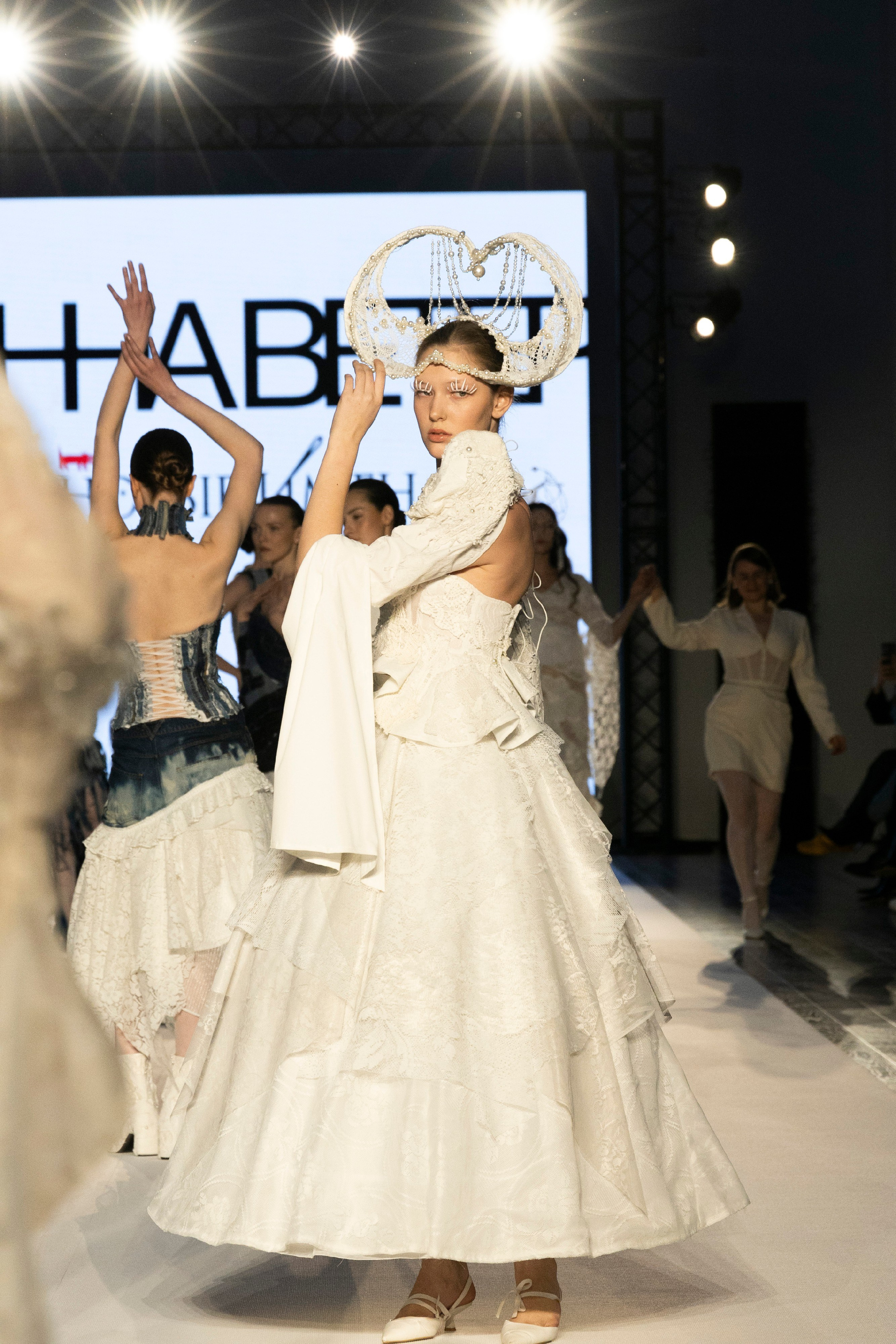 ДЛТ Собака.ru показ победителей конкурса «Новые имена в моде 2025». FOTOFAQ SKOOL г. Санкт-Петербург: очные, дистанционные и онлайн курсы фотографии