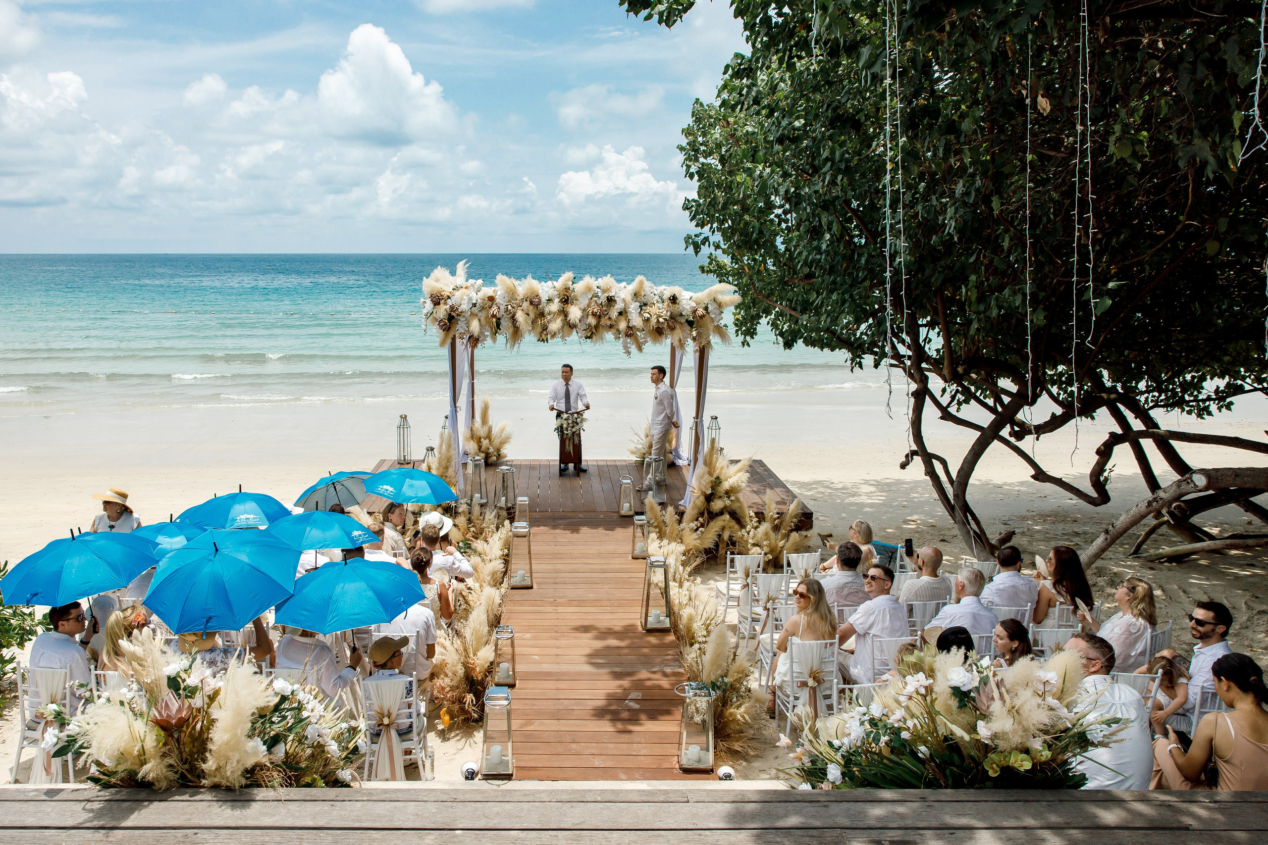 Dom & Vicky |Paradee Resort Koh Samet. Photographer in Phuket. Photographer Thailand