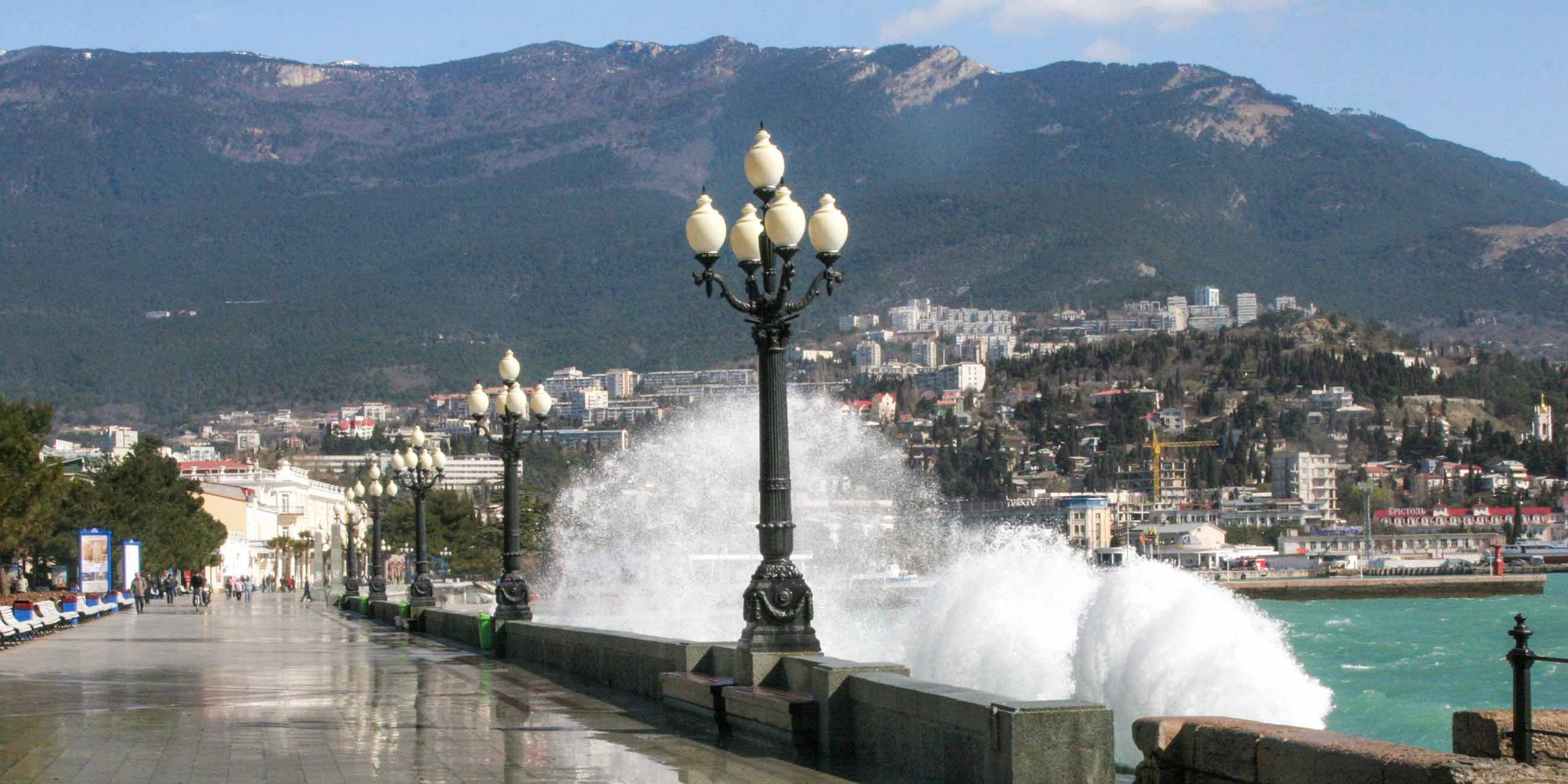 Локации для фотосессии в Ялте. Профессиональная фотосъемка в Крыму. Натуральные эмоции и живые кадры. Забронируйте дату прямо сейчас!