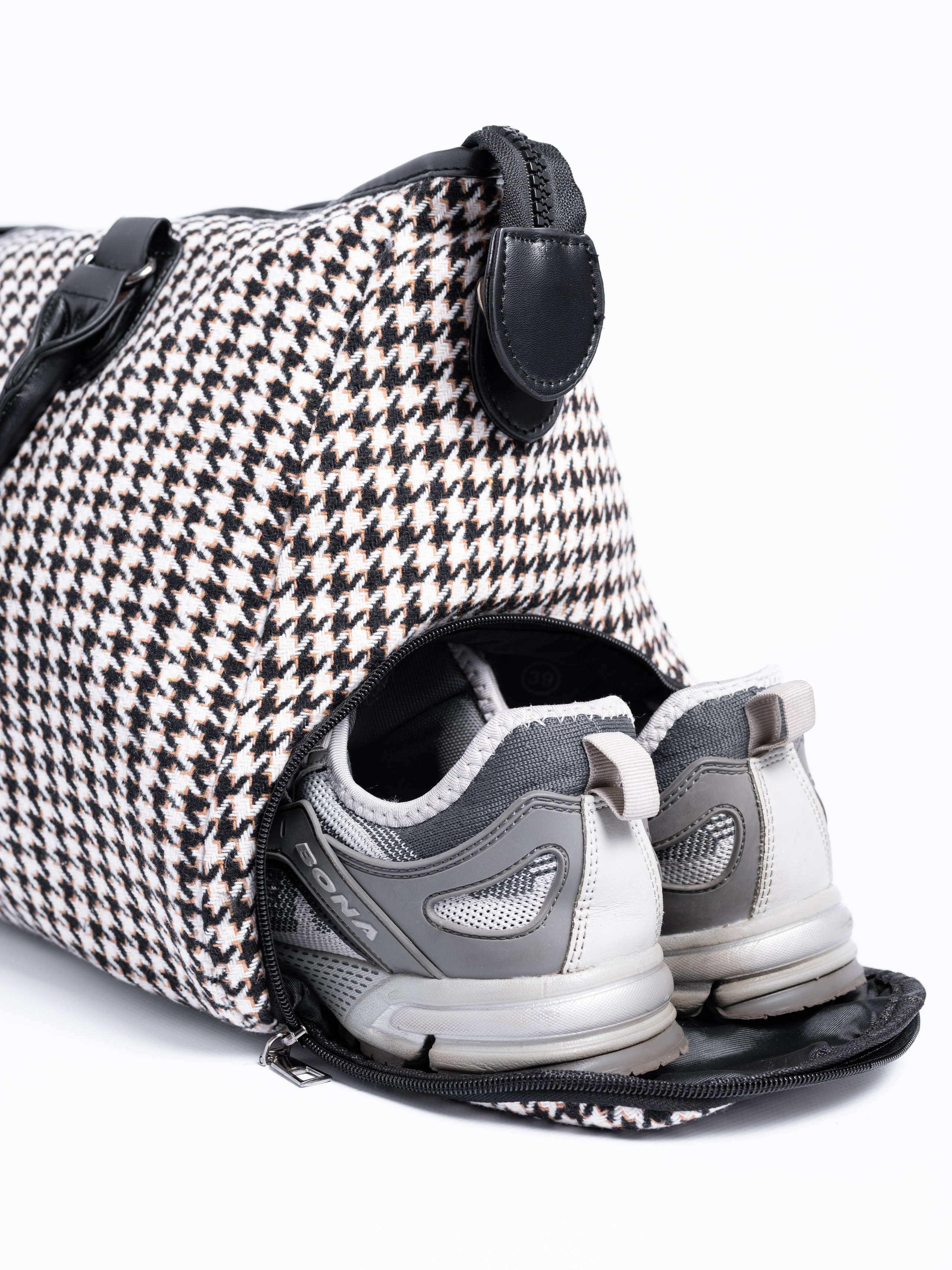 Сумки спортивные. Предметный фотограф, фото для маркетплейсов Пятигорск, КМВ