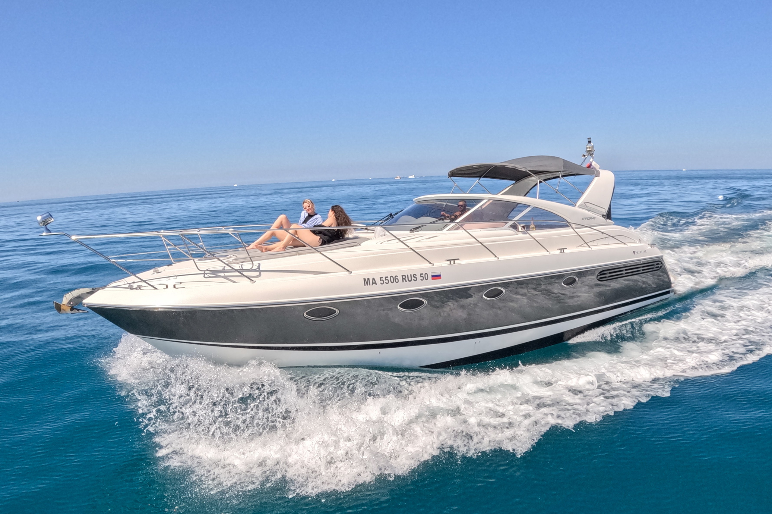 Катер Миура Аренда Яхты в Сочи Яхтанаморе YACHTNAMORE YACHTANAMORE