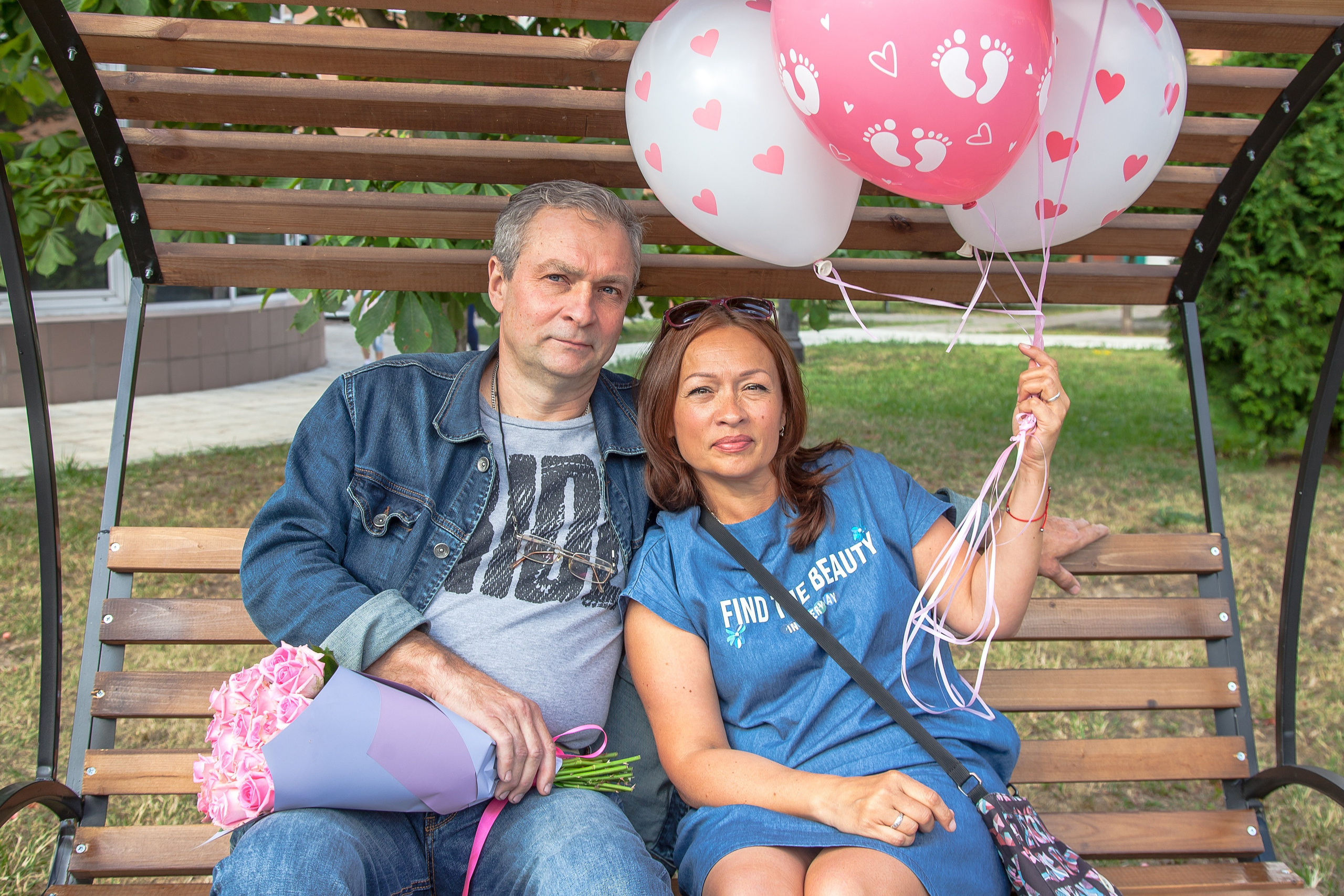 выписка из род дома, розовые шары