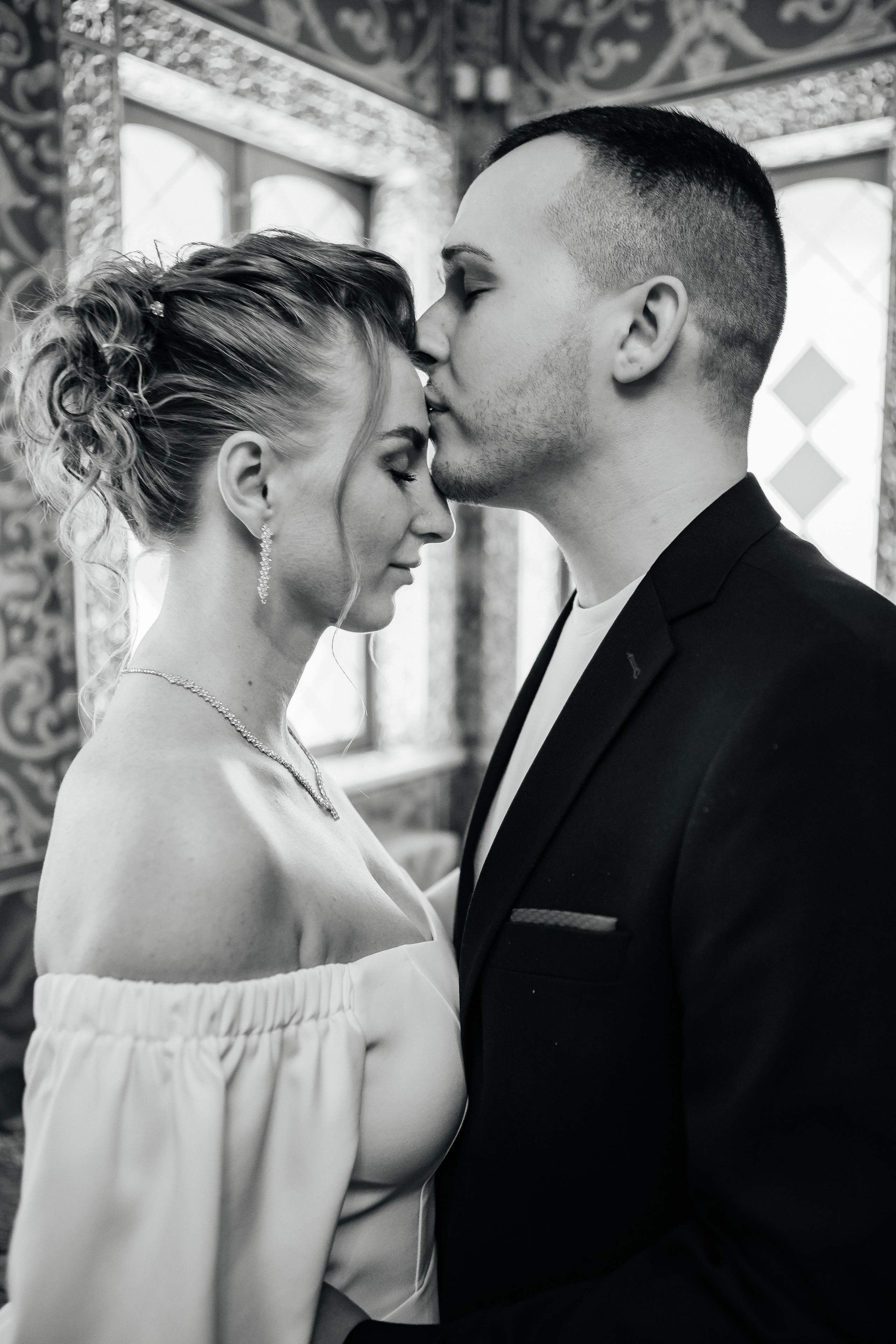 Серия фотографий со свадебной прогулки в заповеднике Коломенское. Свадебный фотограф в Москве