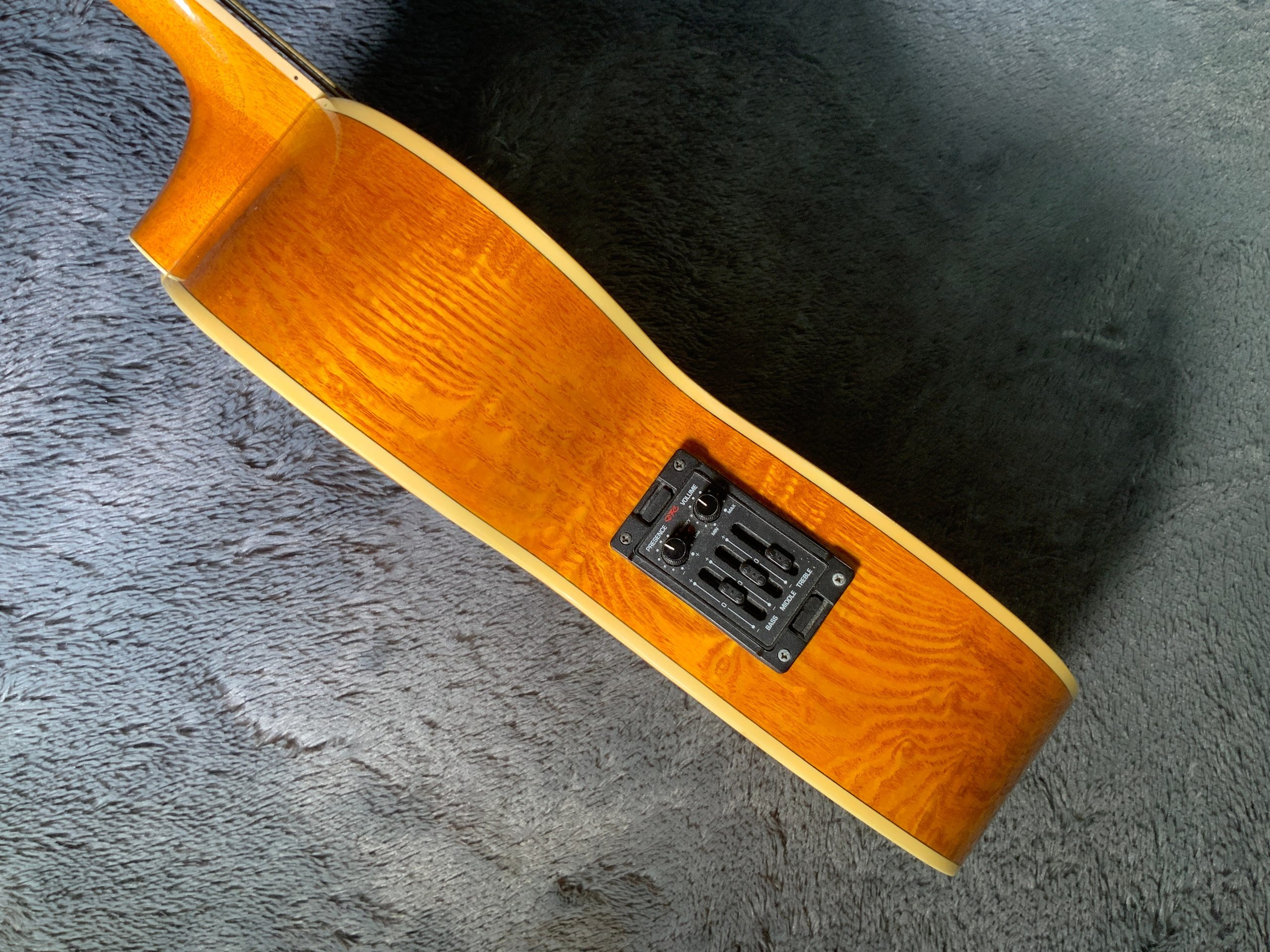 Zenn ZB22CE Hand Crafted Acoustic Bass by Classic Pro