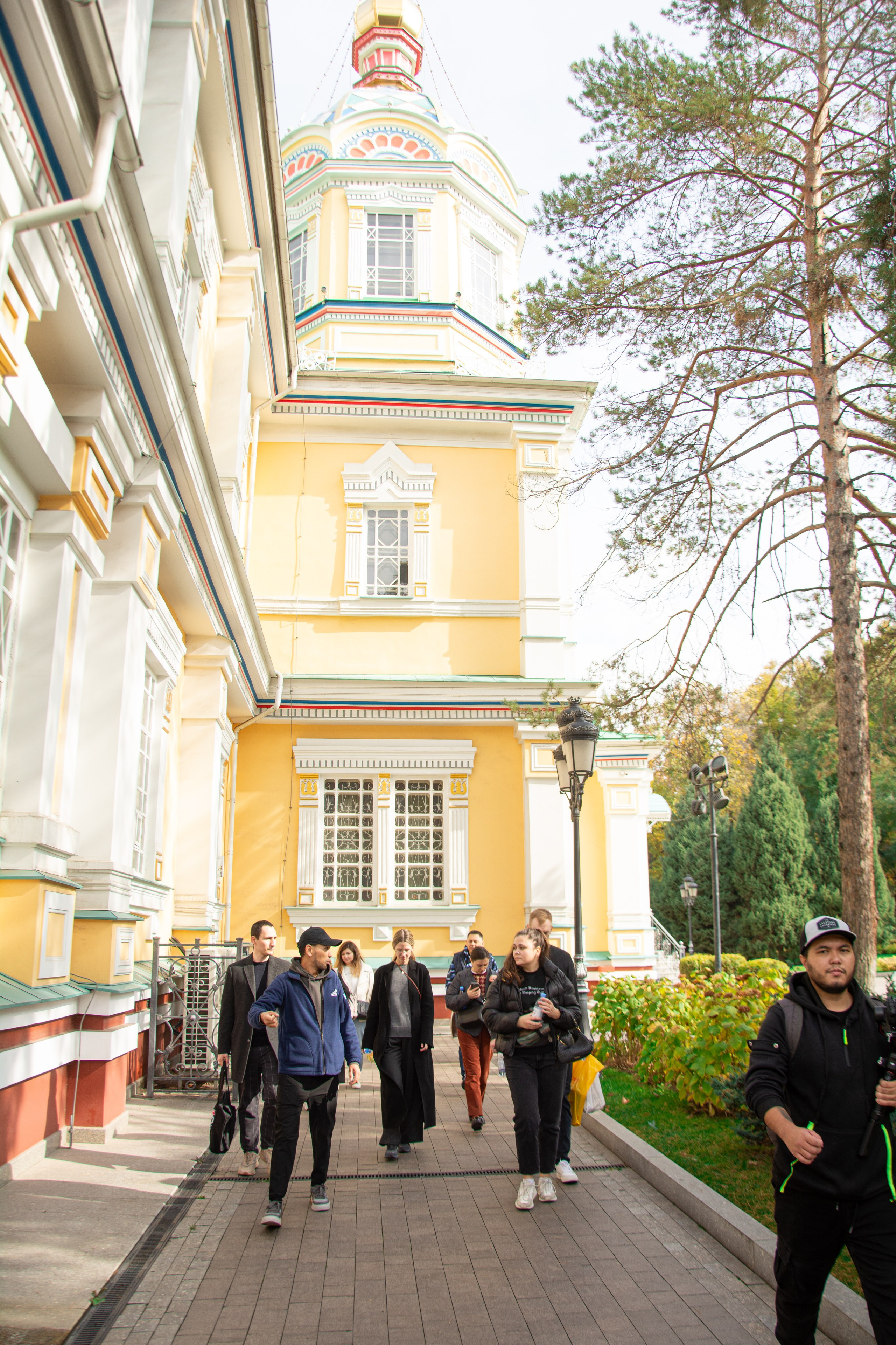 Парк 28 панфиловцев в Алматы — история и достопримечательности