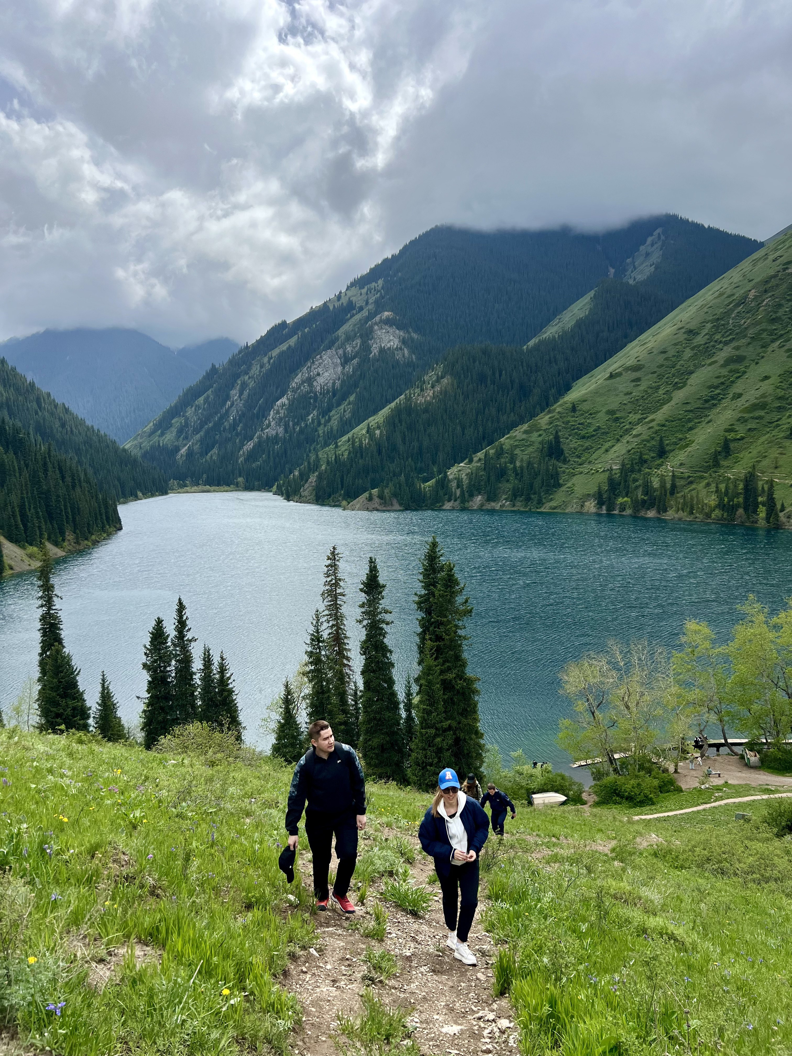 Экскурсия и тур на озеро Кольсай, Чарынский каньон и Черный каньон из Алматы за 1 день