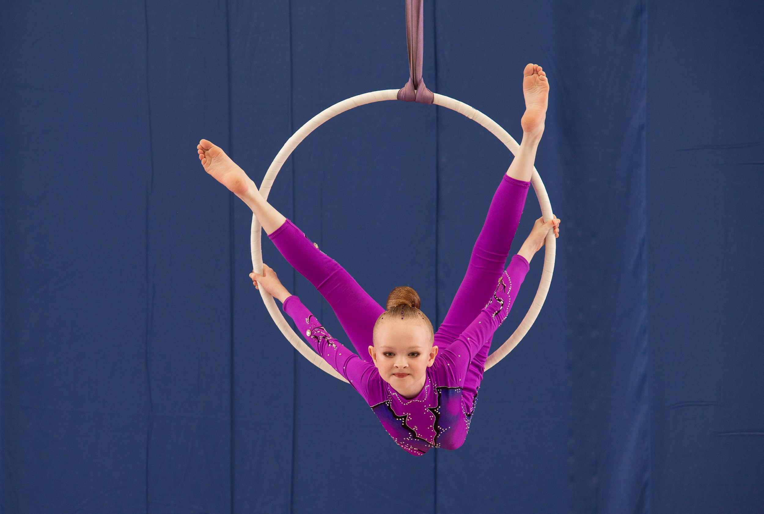 Воздушная гимнастика, 2025. Фотопортреты в Казани фотограф Олег Каракулов