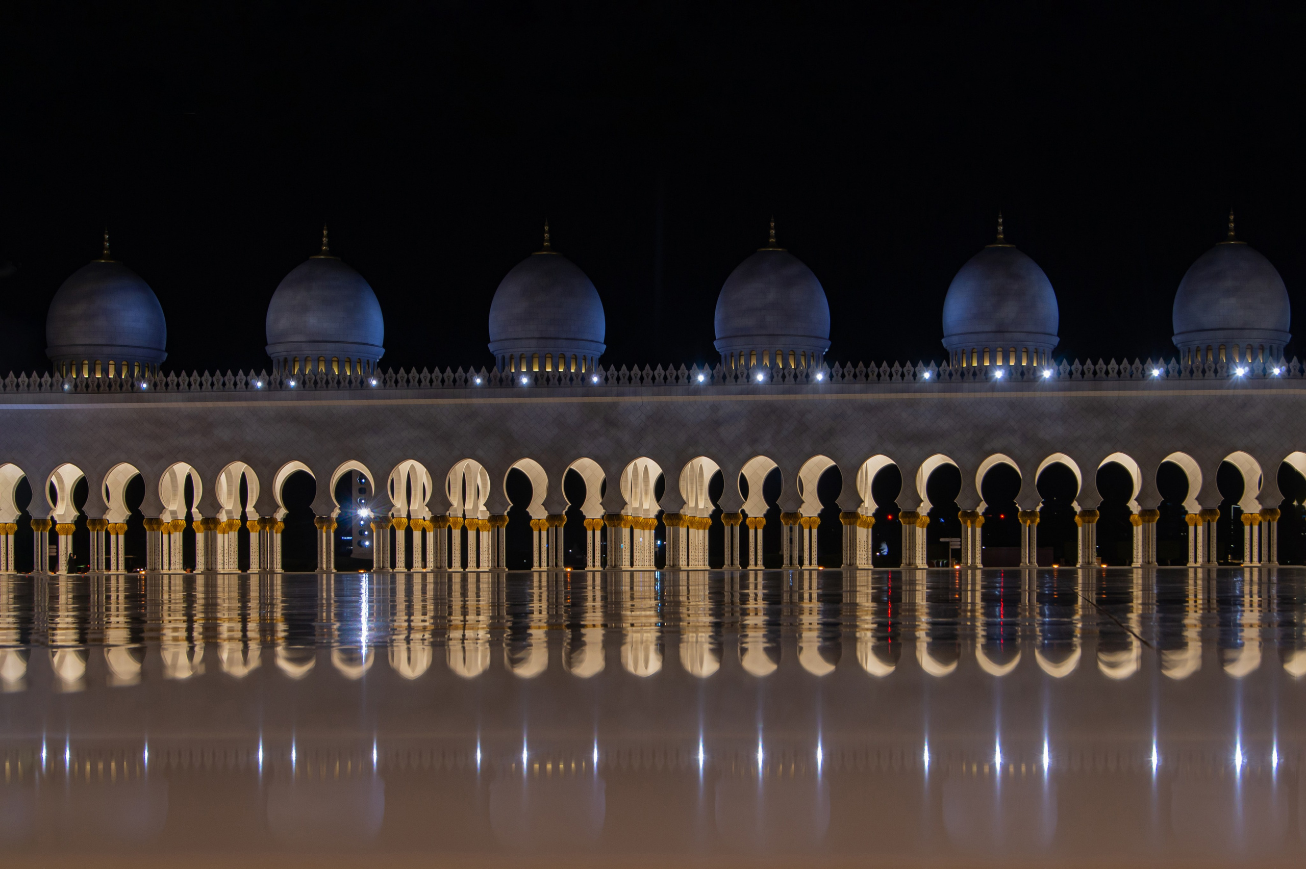Архитектура и городские ритмы. Любовь Каширская — фотограф для малого бизнеса и специалистов