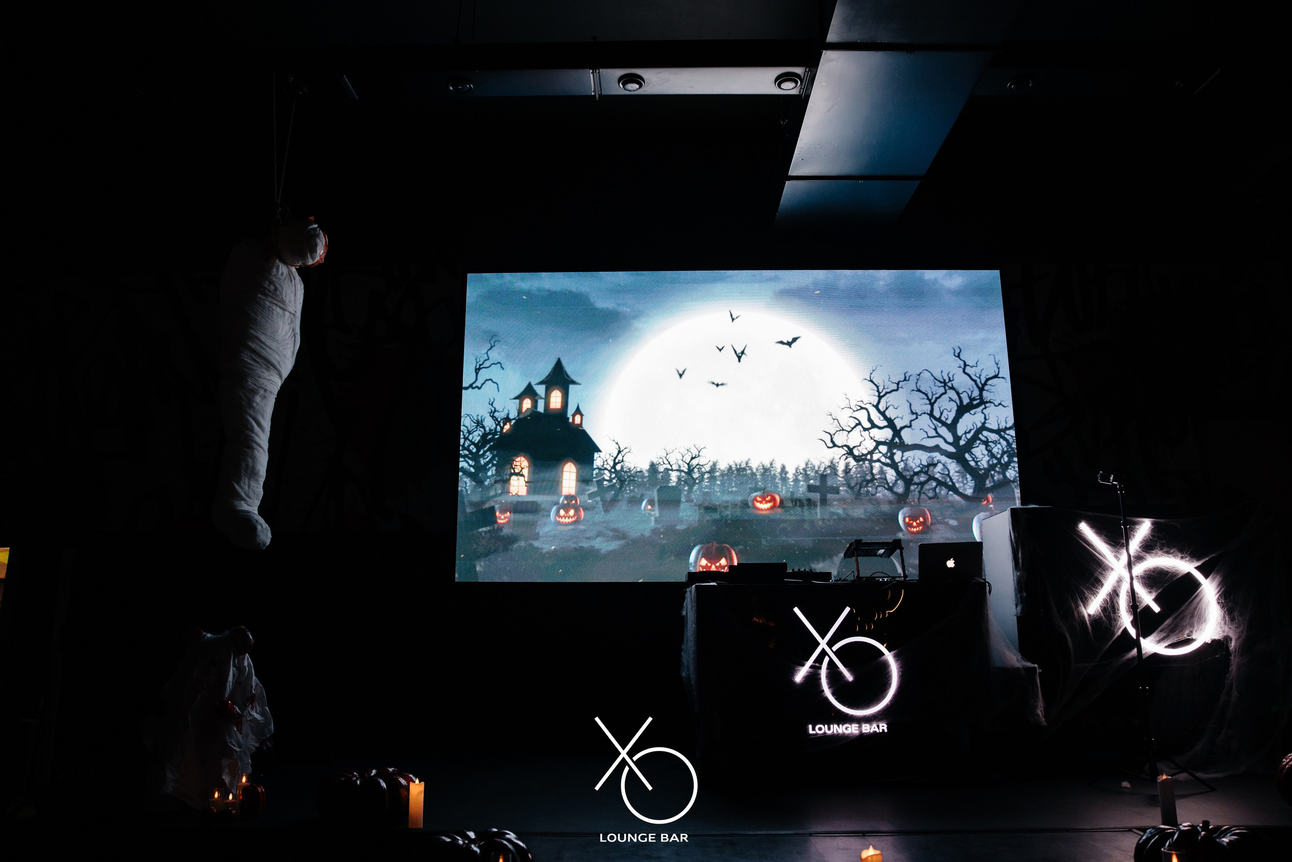 Halloween. Lounge Bar X.O