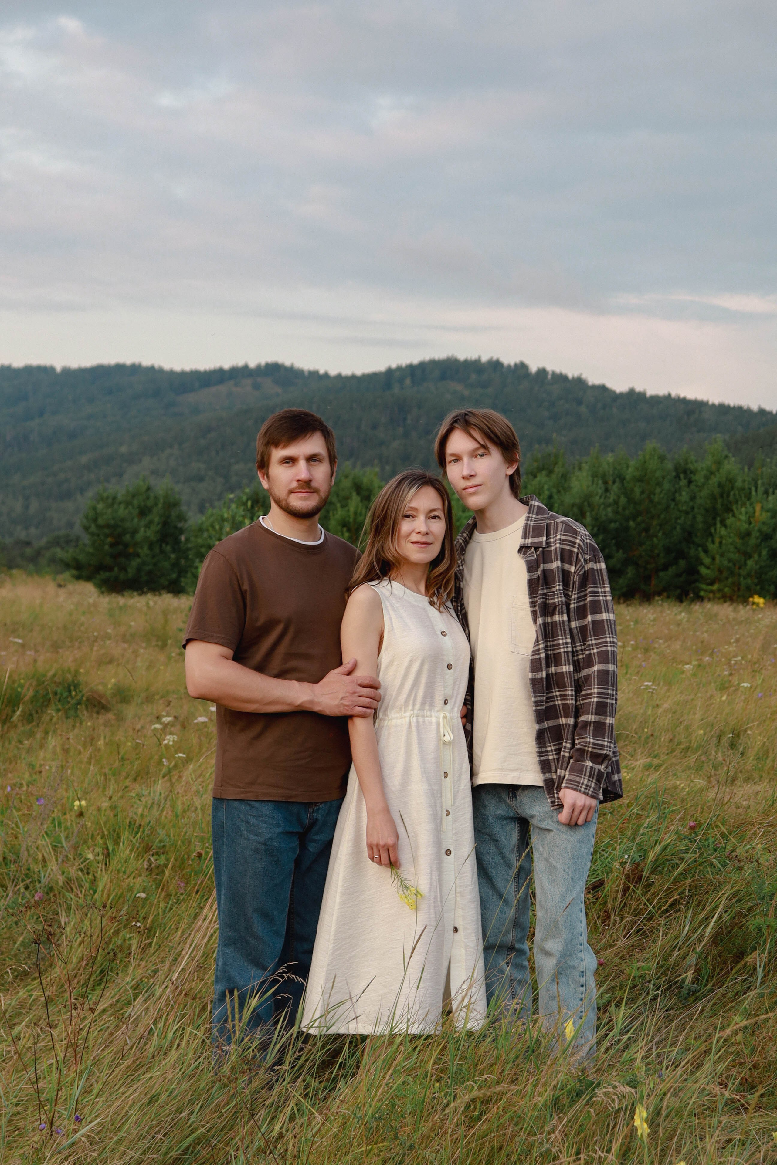 Семья в поле. Фотограф Александра Коновалова