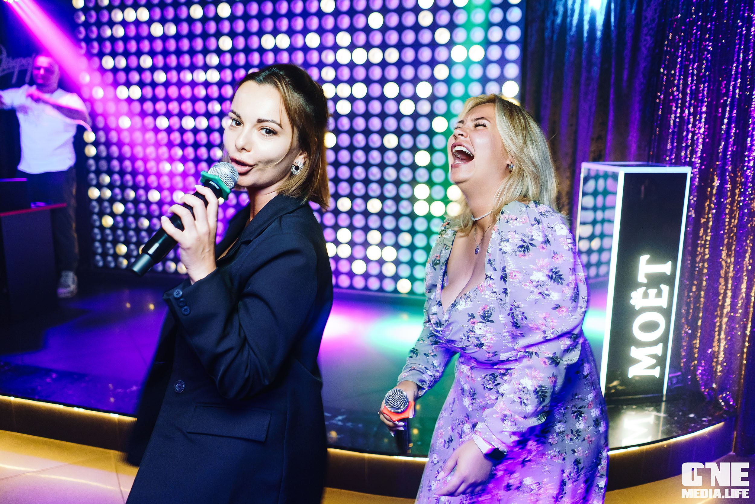 Фоторепортаж из караоке-клуба Эйфория. One Media Life: фоторепортажи, фотоотчеты с мероприятий и заведений