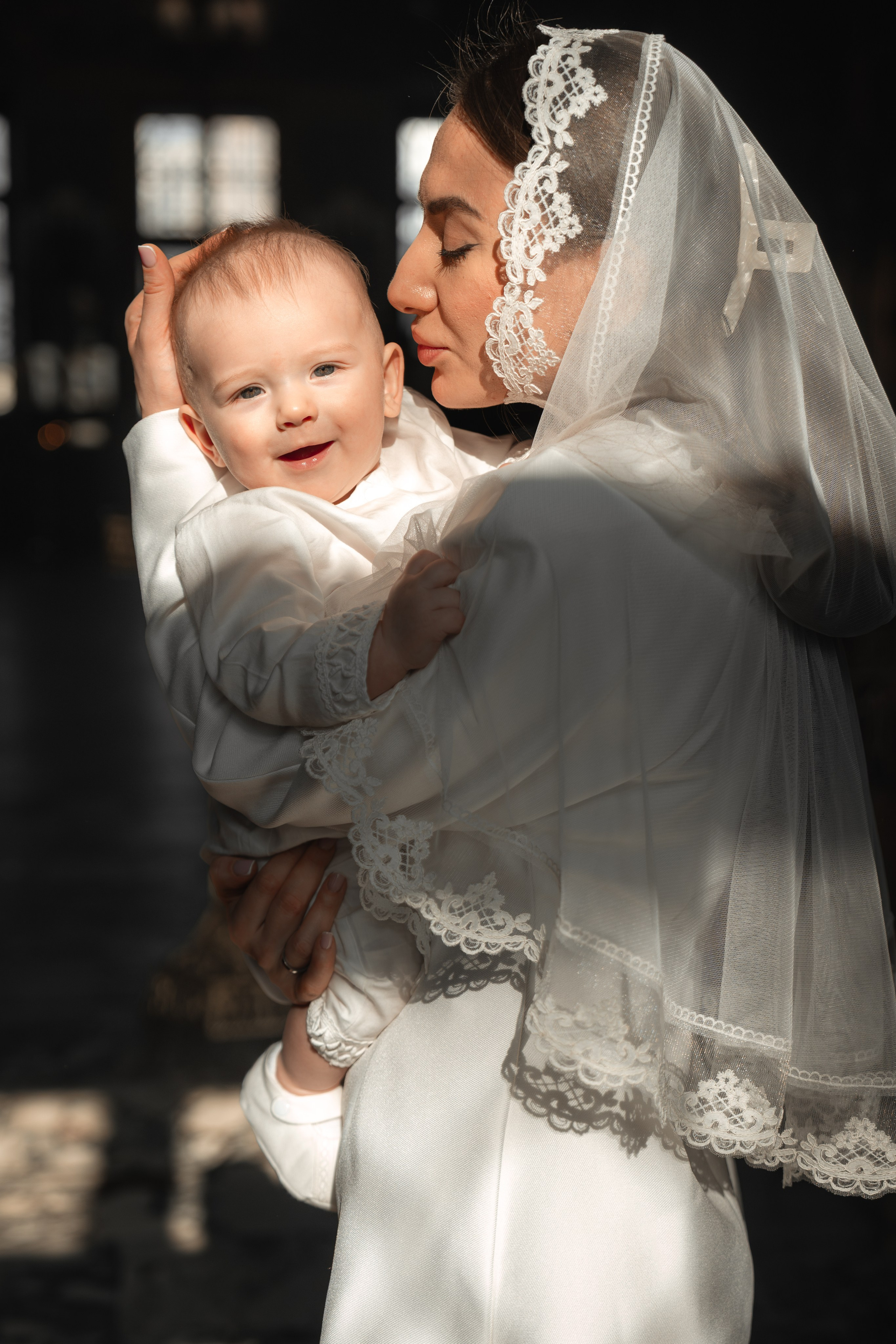 Крещение Даниила в Храме Воскресения Словущего в Даниловской Слободе. Фото- и видеосъёмка крещения и венчания. Фотограф на крещение Москва