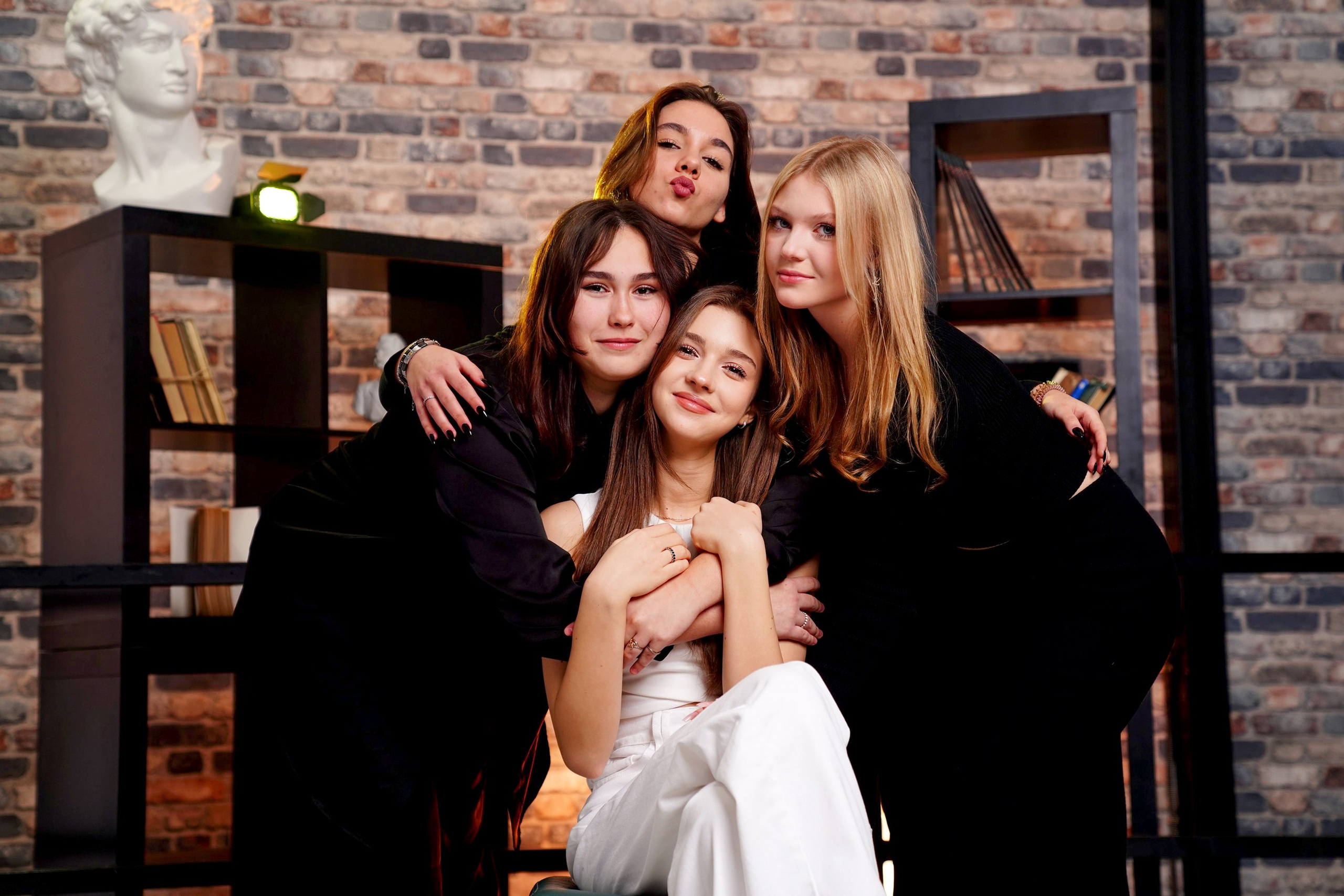 MEMENTO.Выпускные альбомы, школьные, юбилейные и другие книги. Ростов-на-Дону