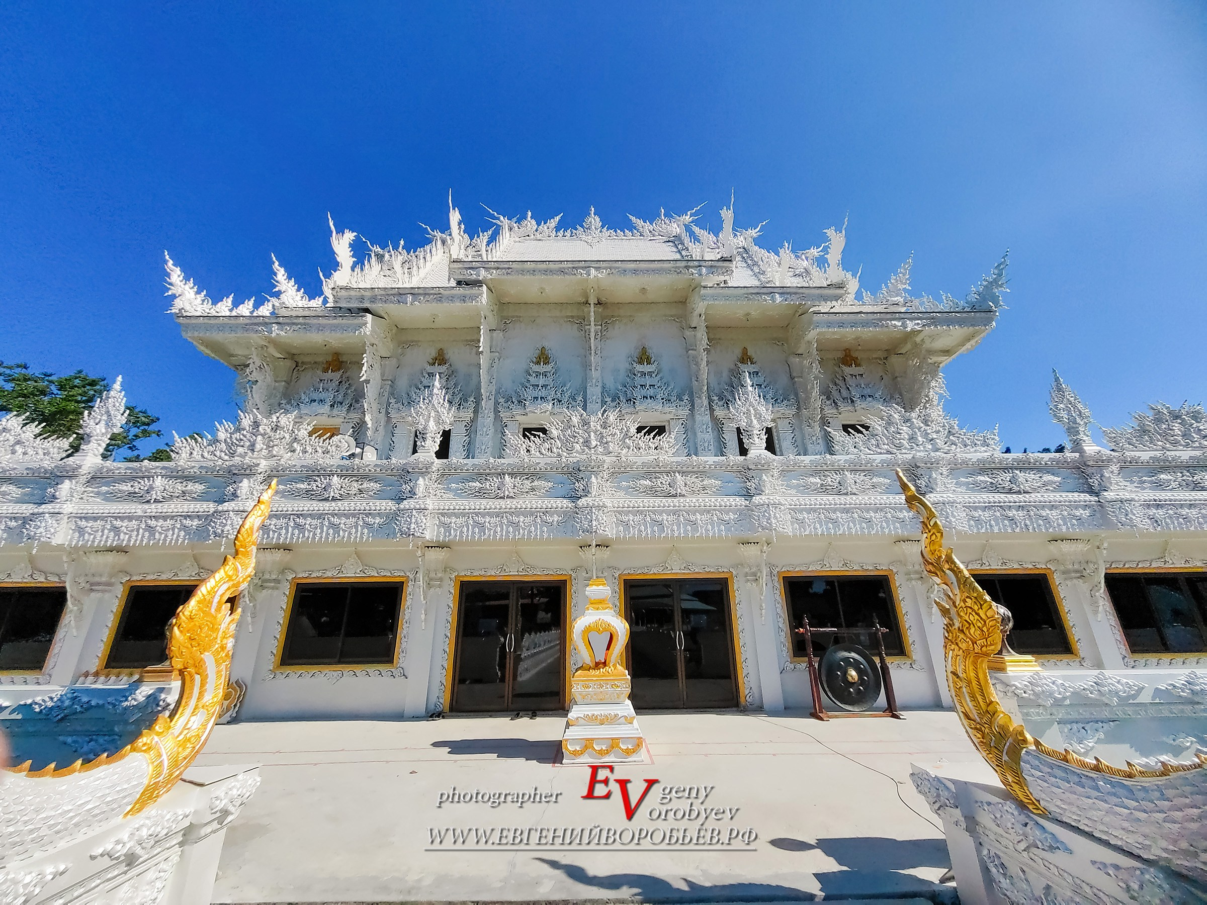 Белый храм на Пхукете Ват Канан Wat Kanan буддистский экскурсия интересной место Phuket туристический гид индивидуальная экскурсия поездка монах монастырь что посмотреть топ мест Пхукет Ват чалон Wat Chalong Таиланд