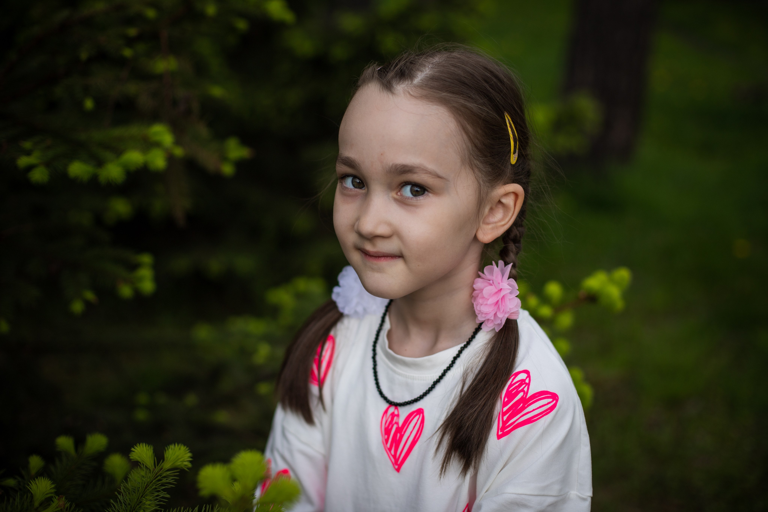 Мадина в цветущем парке. Семейный и детский фотограф в Хабаровске Алевтина Проскурякова